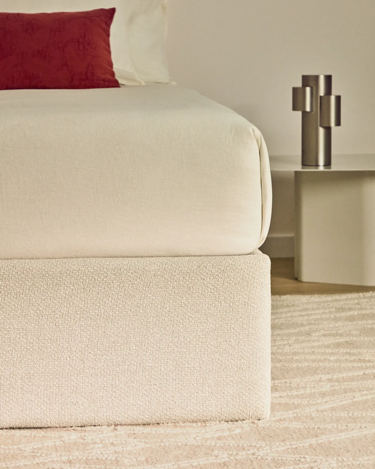 Abziehbares, aufklappbares Bett mit Stauraum Nelzi für Matratzengröße 150 x 200 cm in ecrufarbener Chenille, 100 % FSC - Image 3