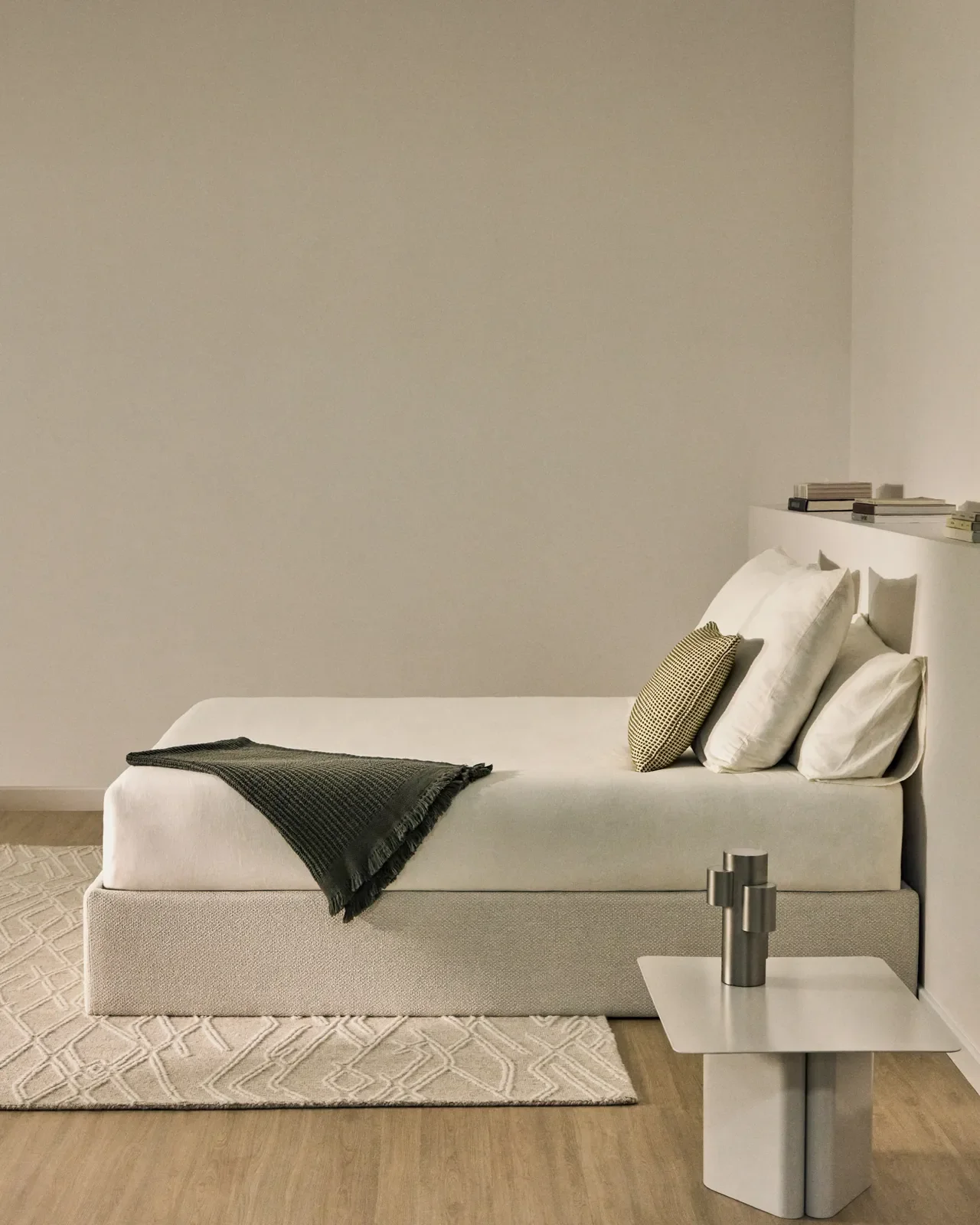 Abziehbares, aufklappbares Bett mit Stauraum Nelzi für Matratzengröße 160 x 200 cm in ecrufarbener Chenille, 100 % FSC - Image 2