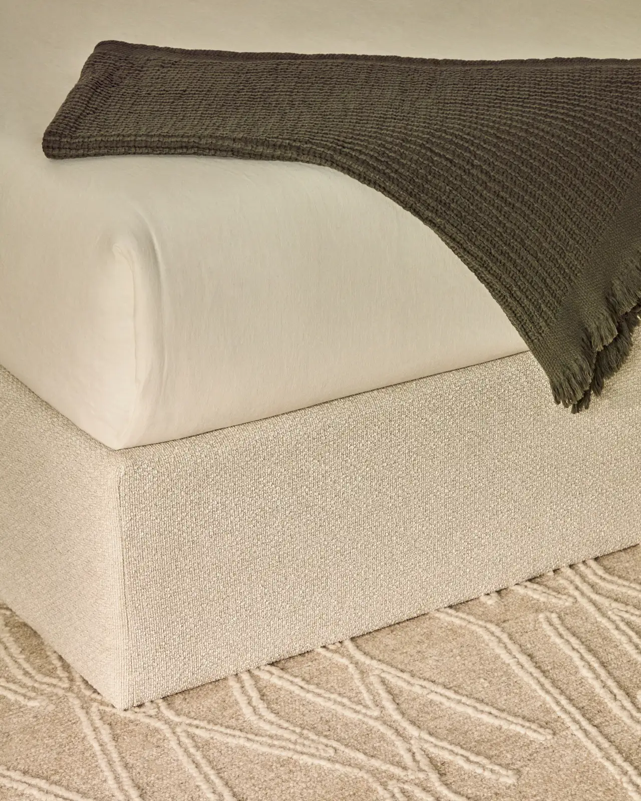 Abziehbares, aufklappbares Bett mit Stauraum Nelzi für Matratzengröße 160 x 200 cm in ecrufarbener Chenille, 100 % FSC - Image 4