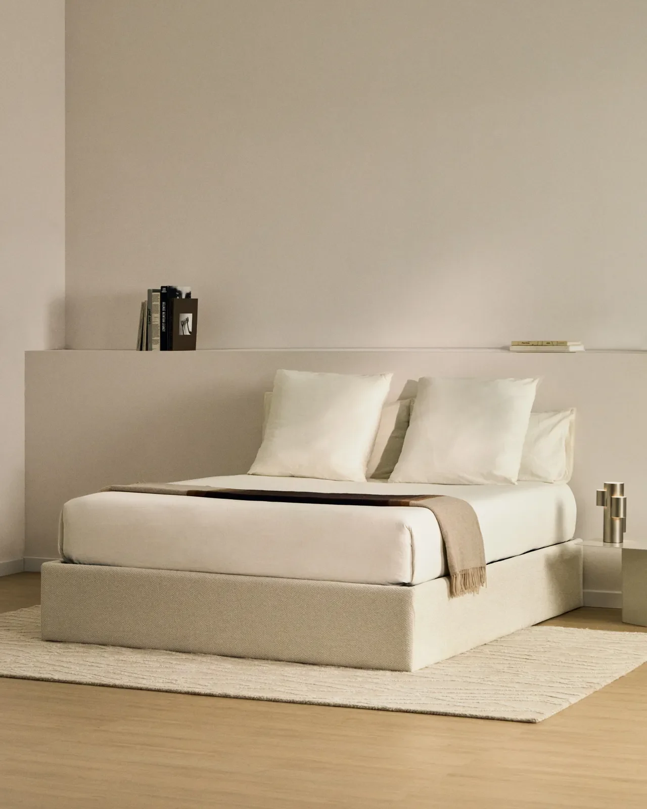 Abziehbares, aufklappbares Bett mit Stauraum Nelzi für Matratzengröße 180 x 200 cm in ecrufarbener Chenille, 100 % FSC - Image 2