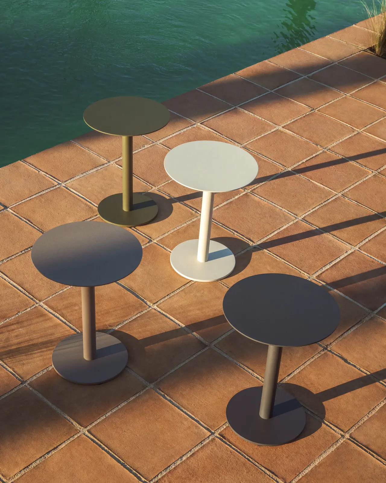 Beistelltisch Asinara aus Aluminium, Ø 40 cm - Image 23