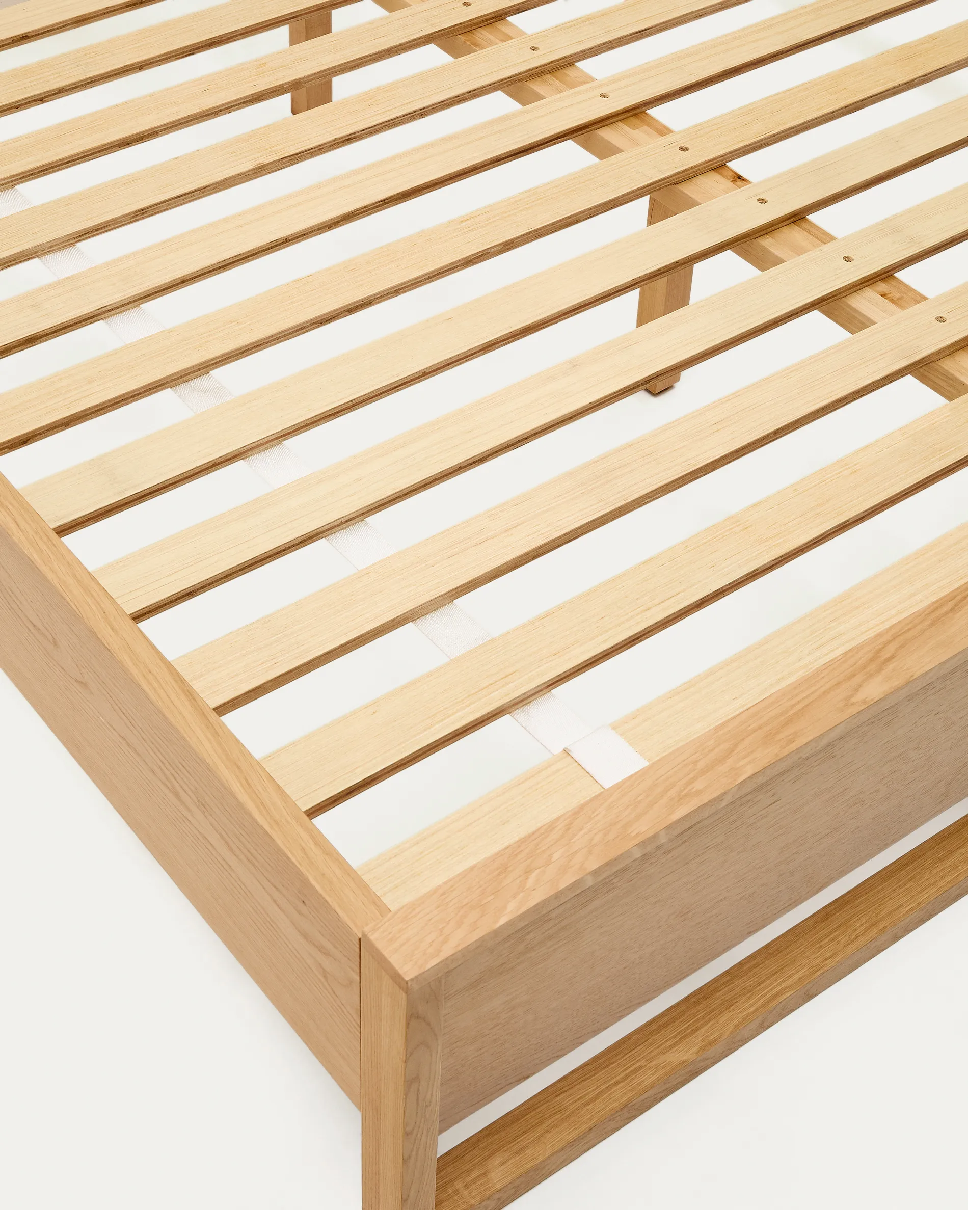 Bett Alguema aus Eichenfurnier mit naturfarbenem Finish für 180 x 200 cm grosse Matratze - Image 10