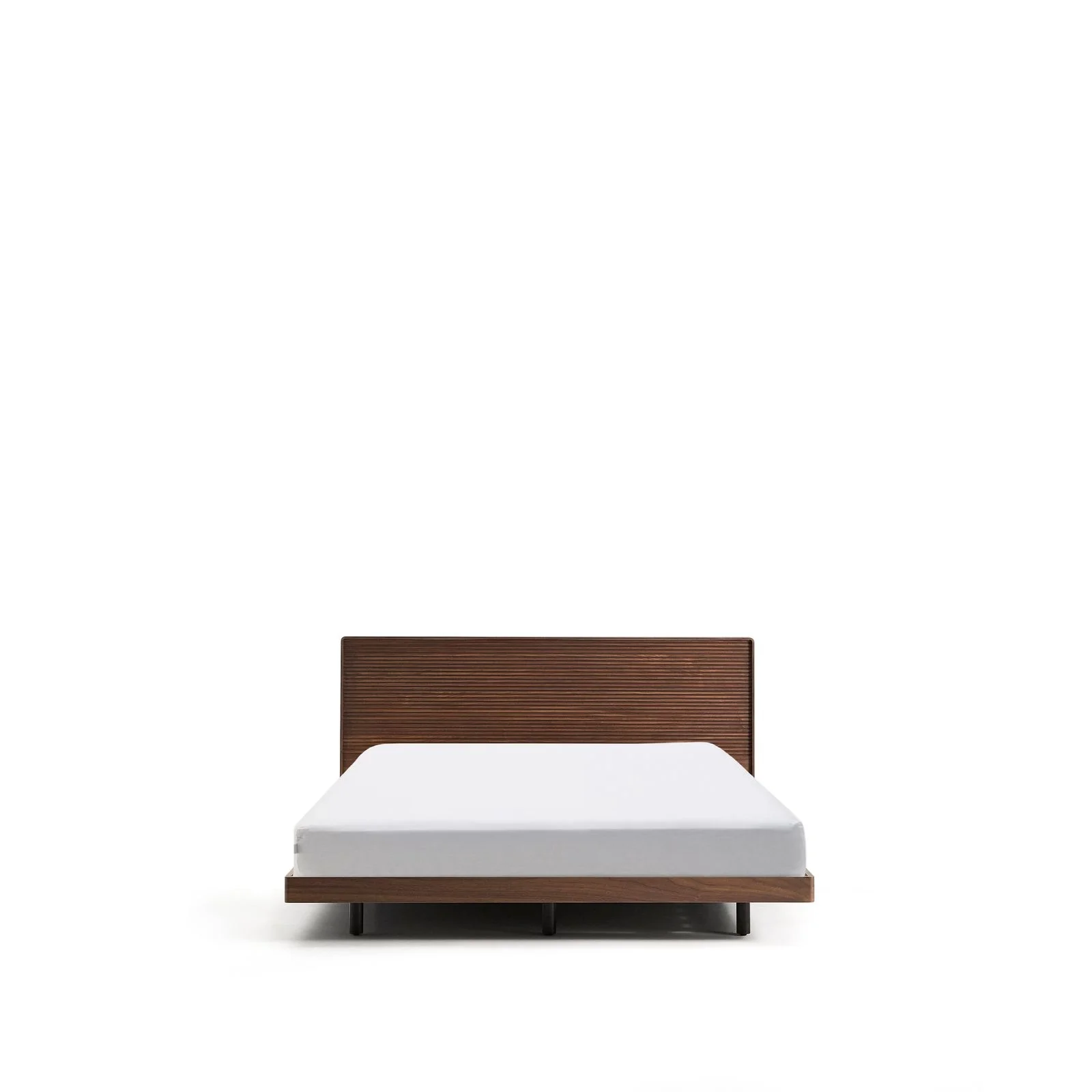 Bett Norlen aus Nussbaumfurnier mit dunklem Finish und LED-Licht für Matratzen 160 x 200 cm FSC Mix Credit