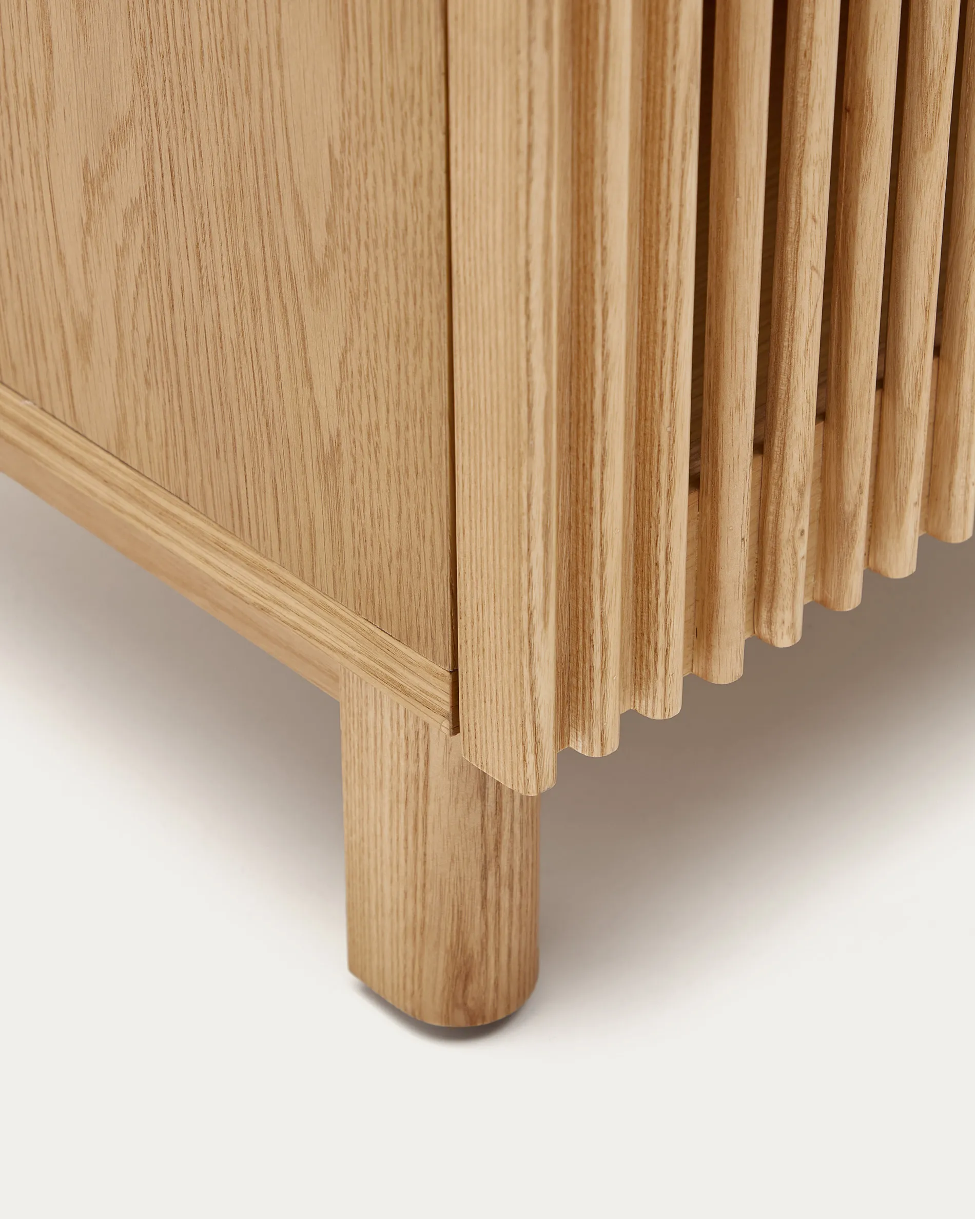Beyla Nachttisch aus massiver Eiche und Eichenfurnier 53 x 62 cm FSC 100% - Image 11