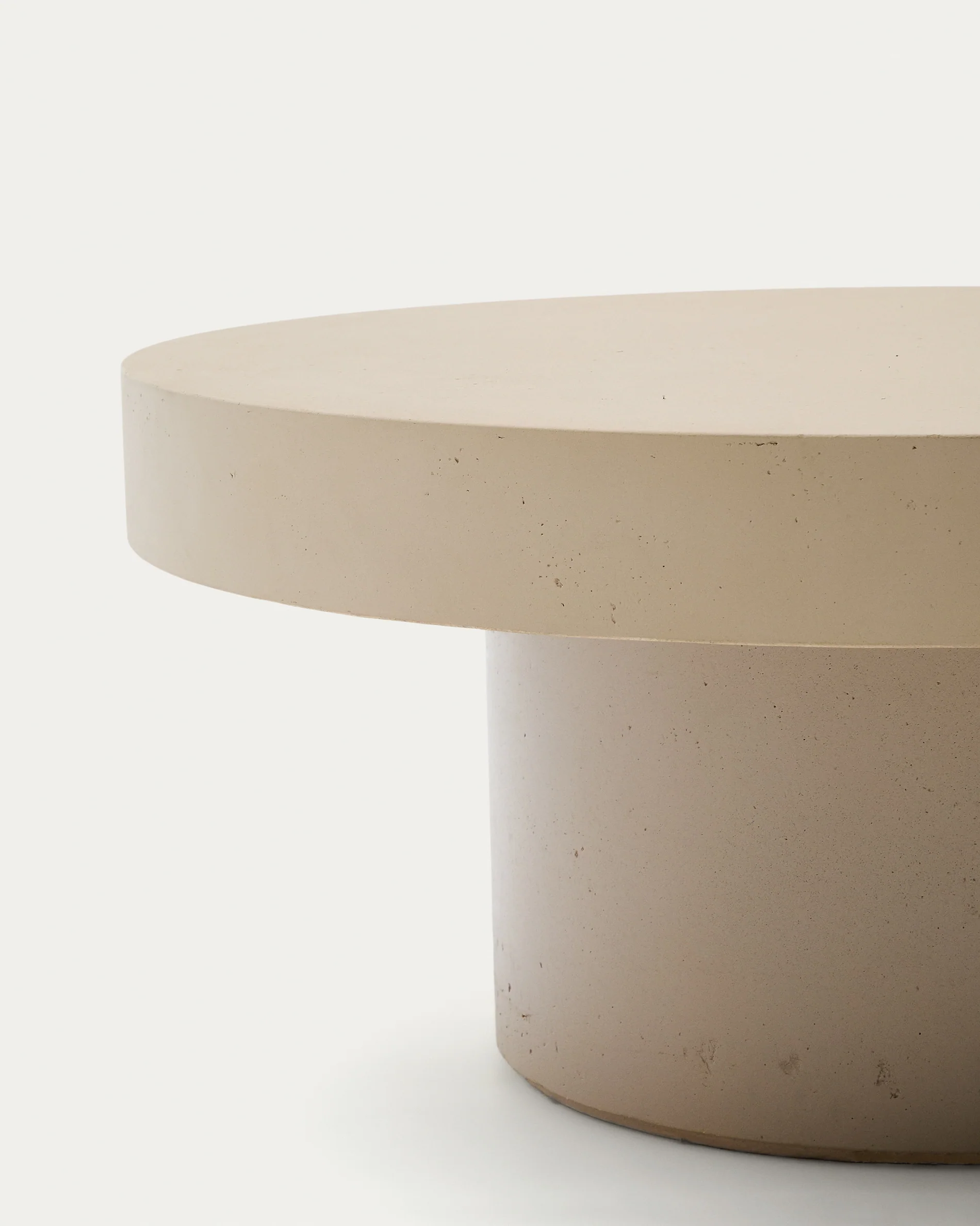 Couchtisch Aiguablava aus Zement in Beige Ø 66 cm - Image 3