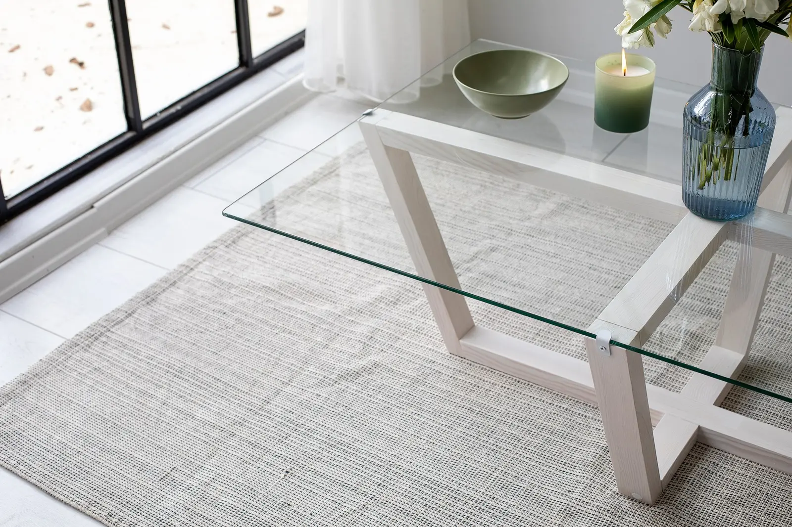 Couchtisch Amalfi aus massiver Kiefer und gehärtetem Glas, 105×65×35 cm - Image 4