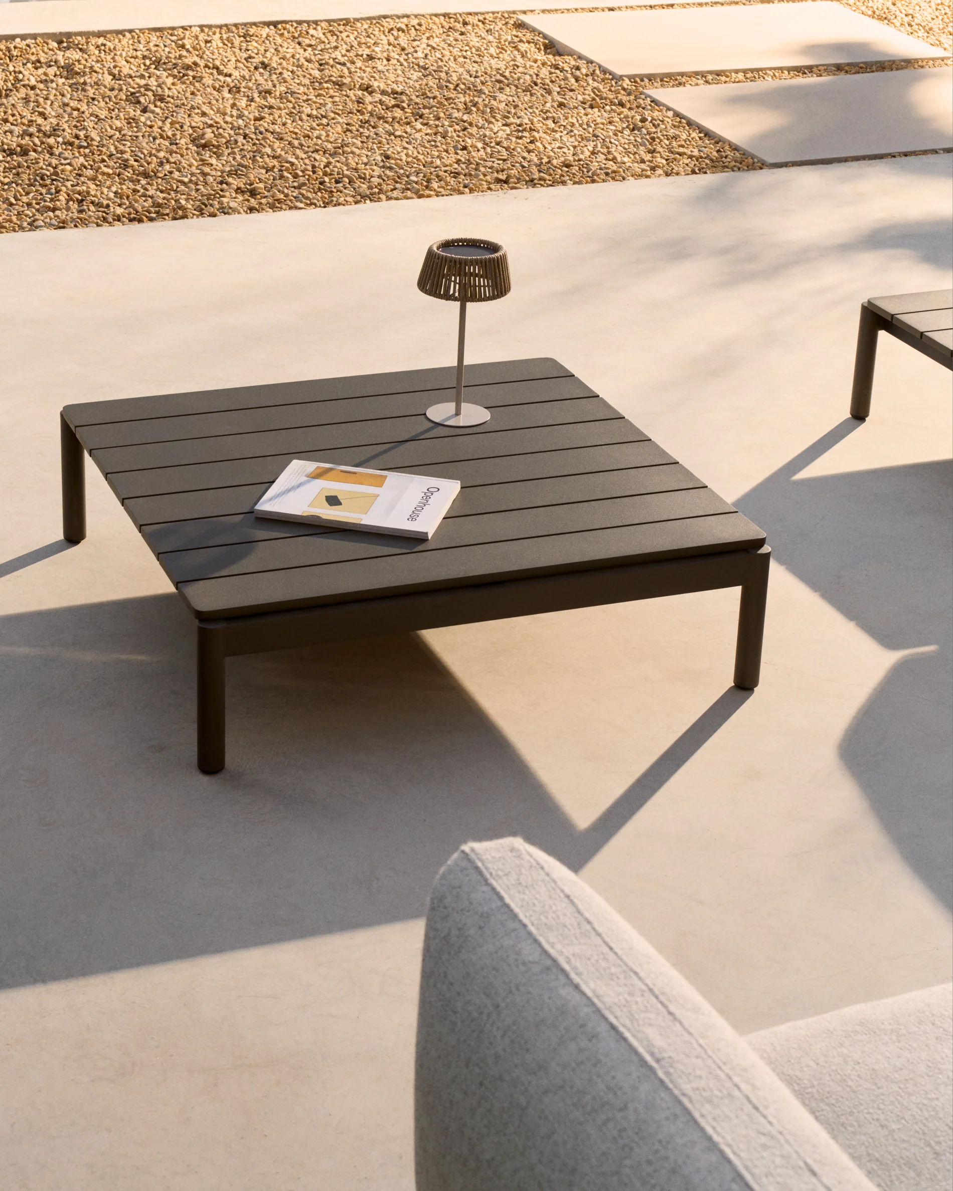 Couchtisch Sorells aus grauem Aluminium 89 x 91 cm