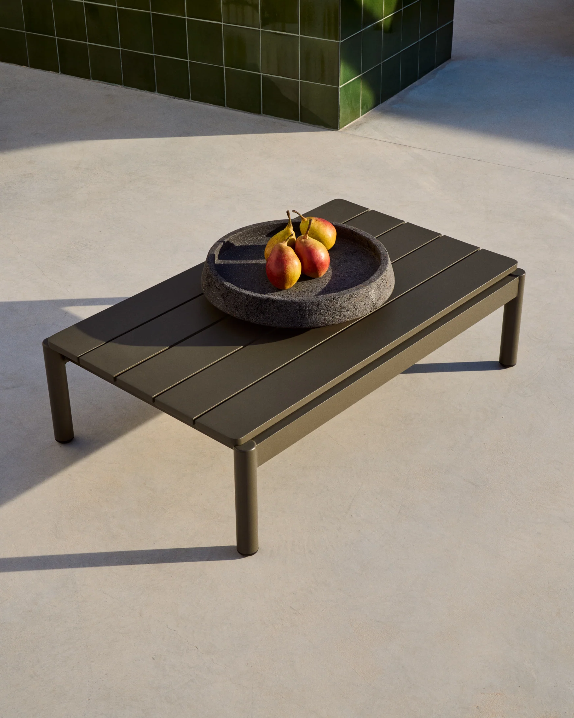 Couchtisch Sorells aus grünem Aluminium 52,4 x 91 cm