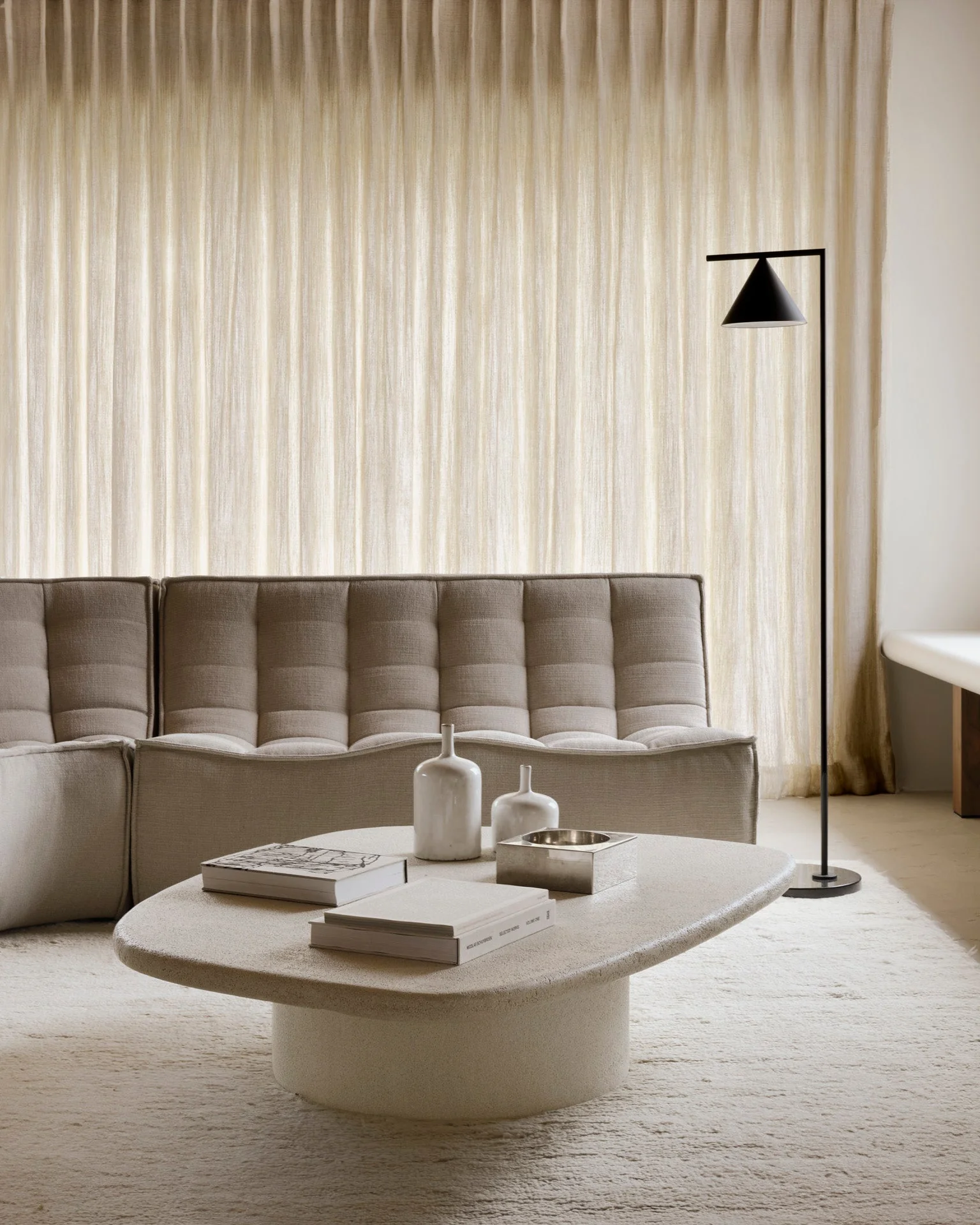 Couchtisch - Mikrozement - Off-White - Kieselsteinform Elements - Image 2
