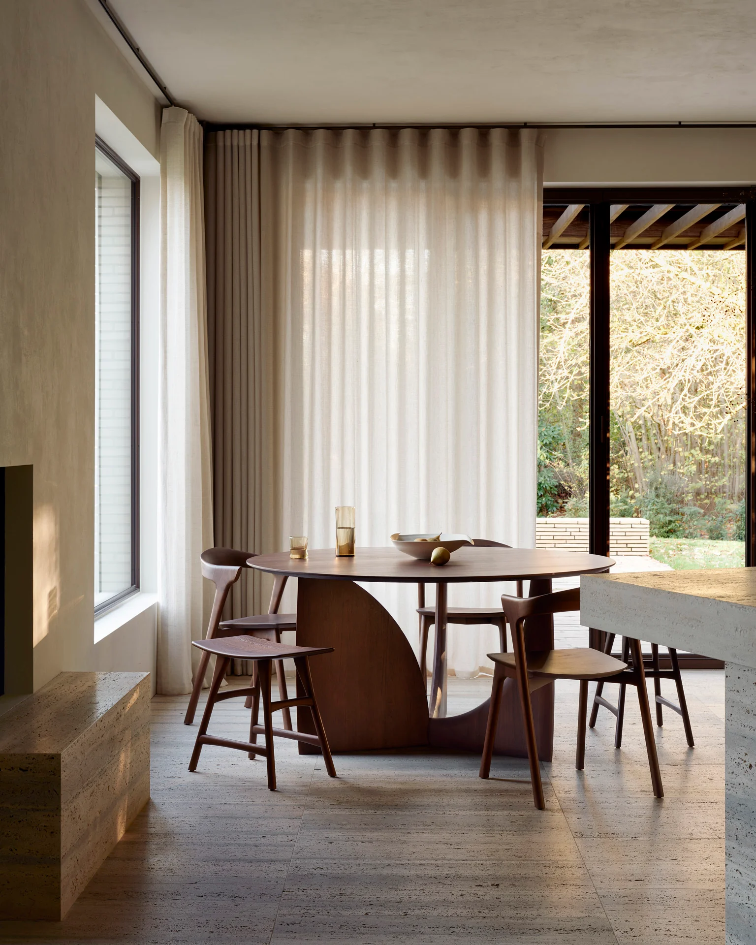 Geometric Esstisch - lackiertes Teak - braun - rund - 150 x 150 x 76 cm - Image 2