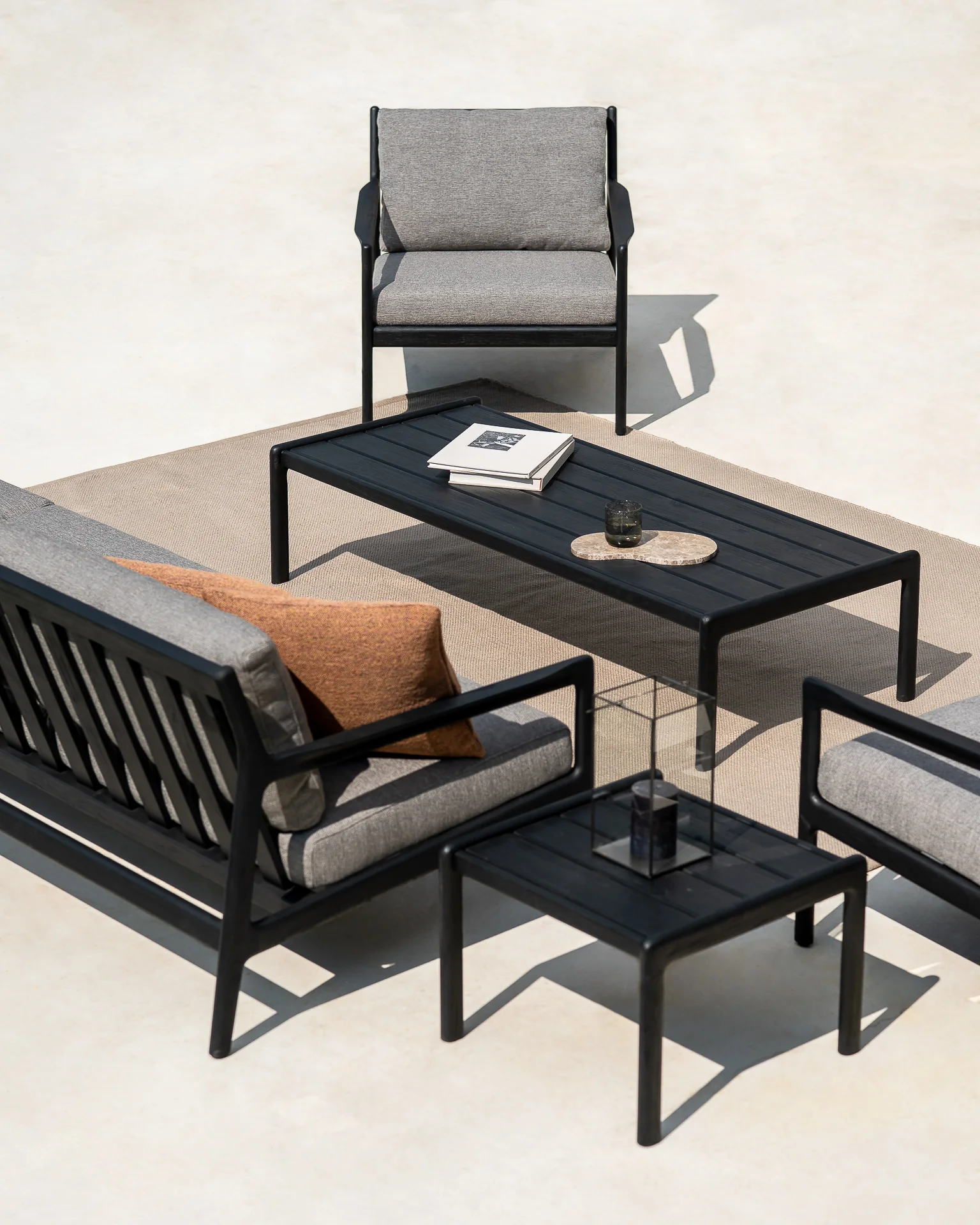 Jack Garten-Loungestuhl - lackiertes Teak - schwarz - Mocha Stoff - 76 x 90 x 74 cm - Image 2