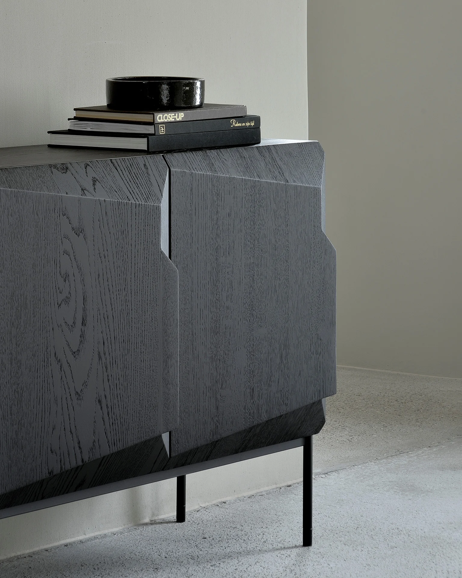 Stairs Sideboard - lackierte Eiche - schwarz - 3 Türen - 150 x 46 x 80 cm - Image 2