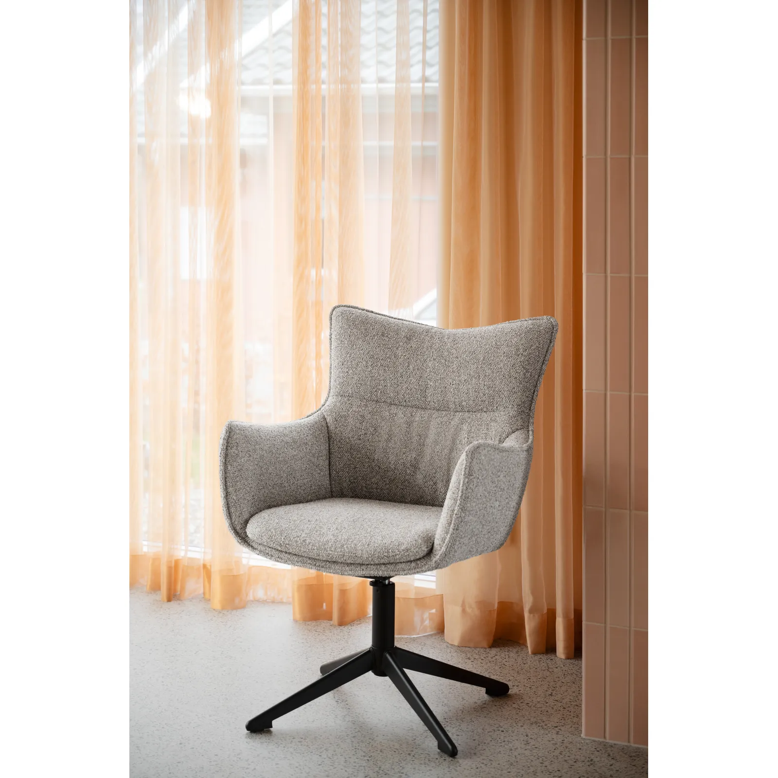 FRESNO Essstuhl mit Armlehne, drehbar, aus Metall und Stoff, in Beige/braun, 62x67x90 cm - Image 2