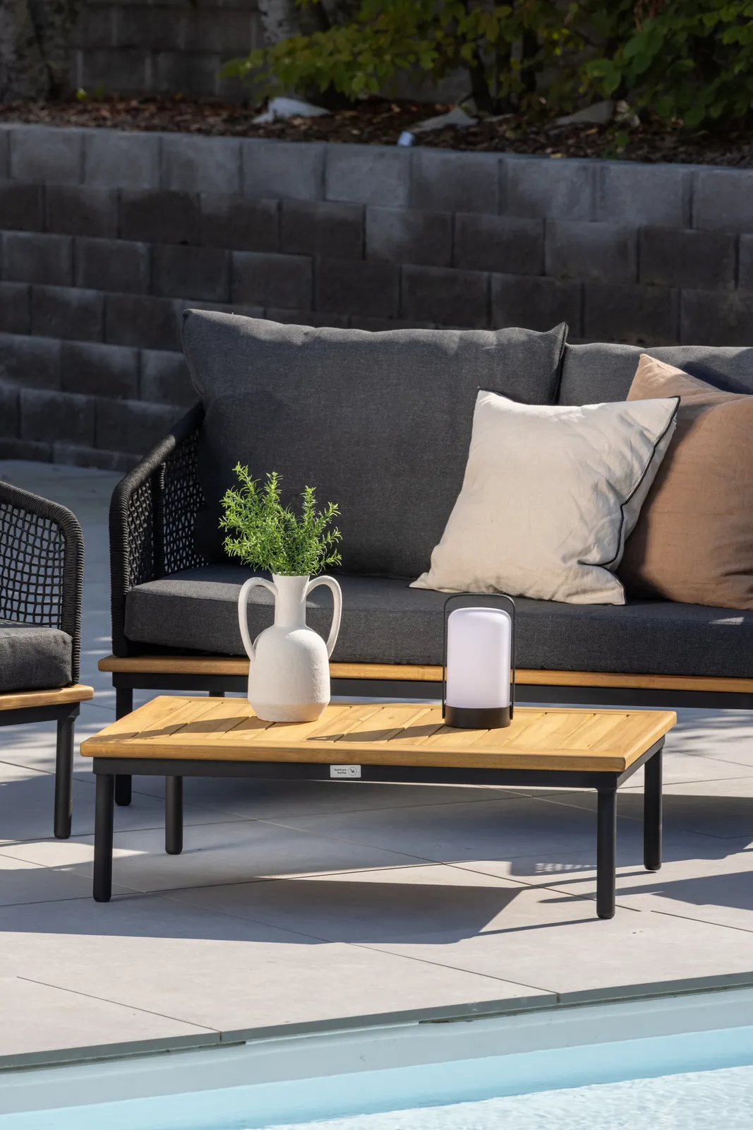 Garten Lounge-Set Andorra aus Aluminium schwarz, Akazie natur und schwarzem Geflecht - Image 4