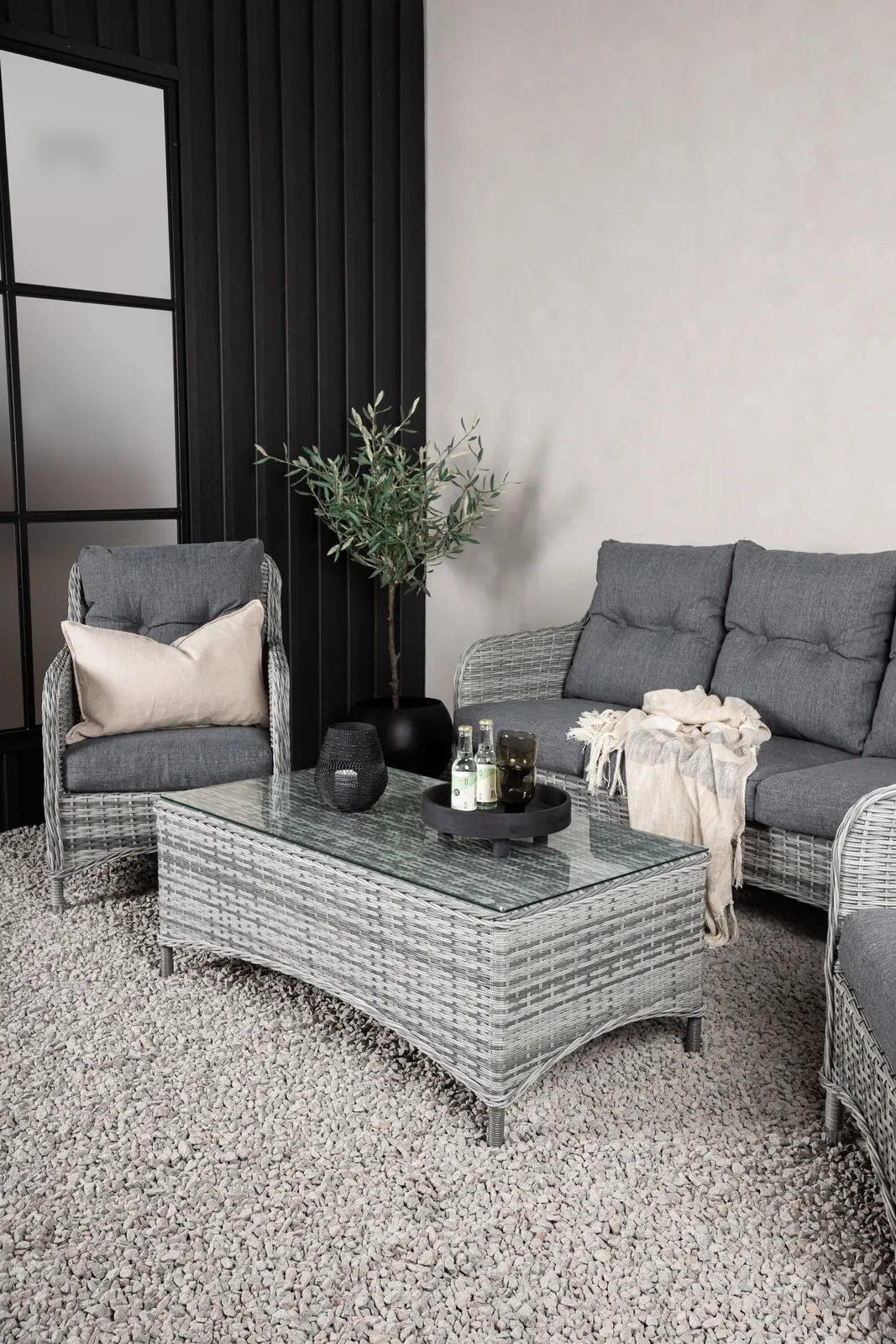 Garten Sitzgruppe Vikelund aus Kunststoffgeflecht und Glas in Grau - Image 2