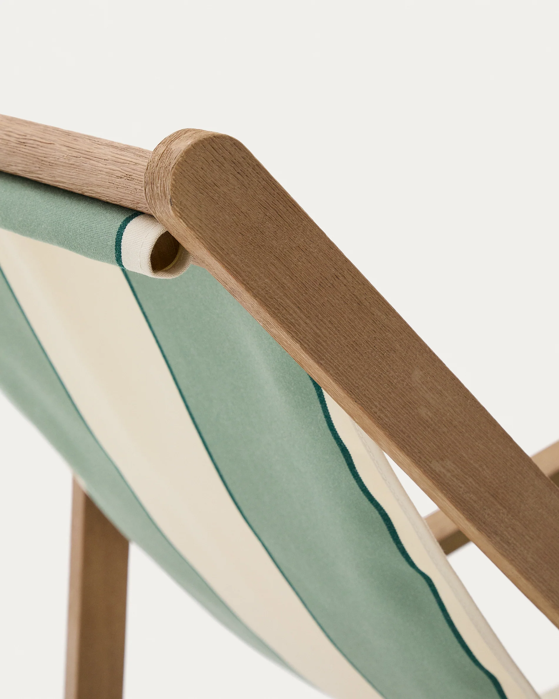 Grün-beige gestreifter klappbarer Outdoor-Liegestuhl Vilara aus massivem Akazienholz, FSC 100% - Image 11