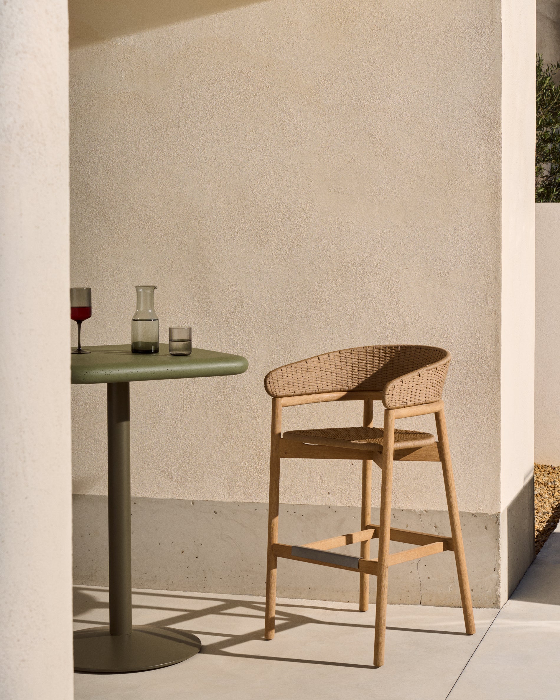 Hocker Arinella aus massivem Akazienholz mit Finish in natürlichem Farbton und beige Seil 75 cm FSC 100% - Image 8