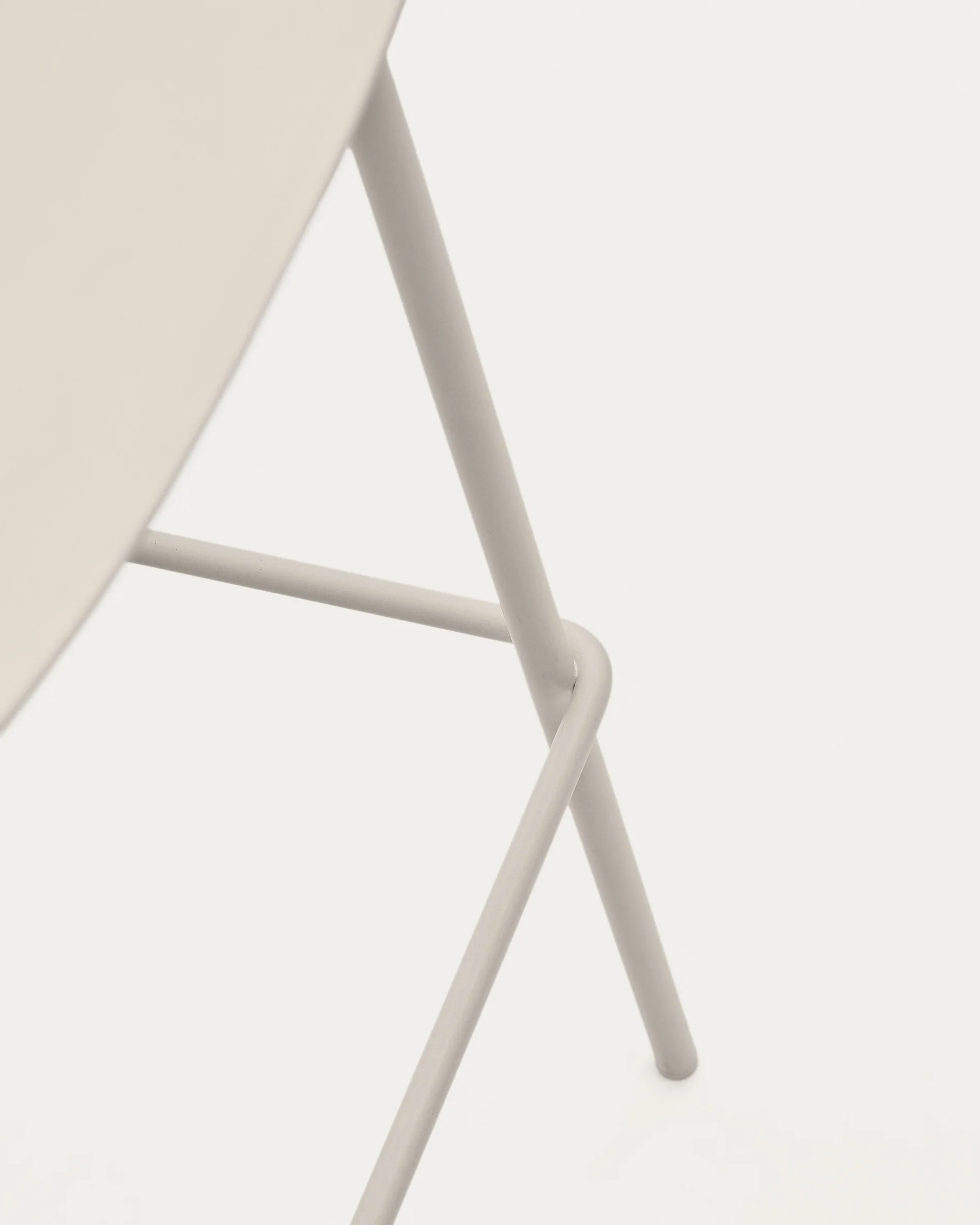 Altea beiger Hocker mit beige lackierten Stahlbeinen 75 cm - Image 7