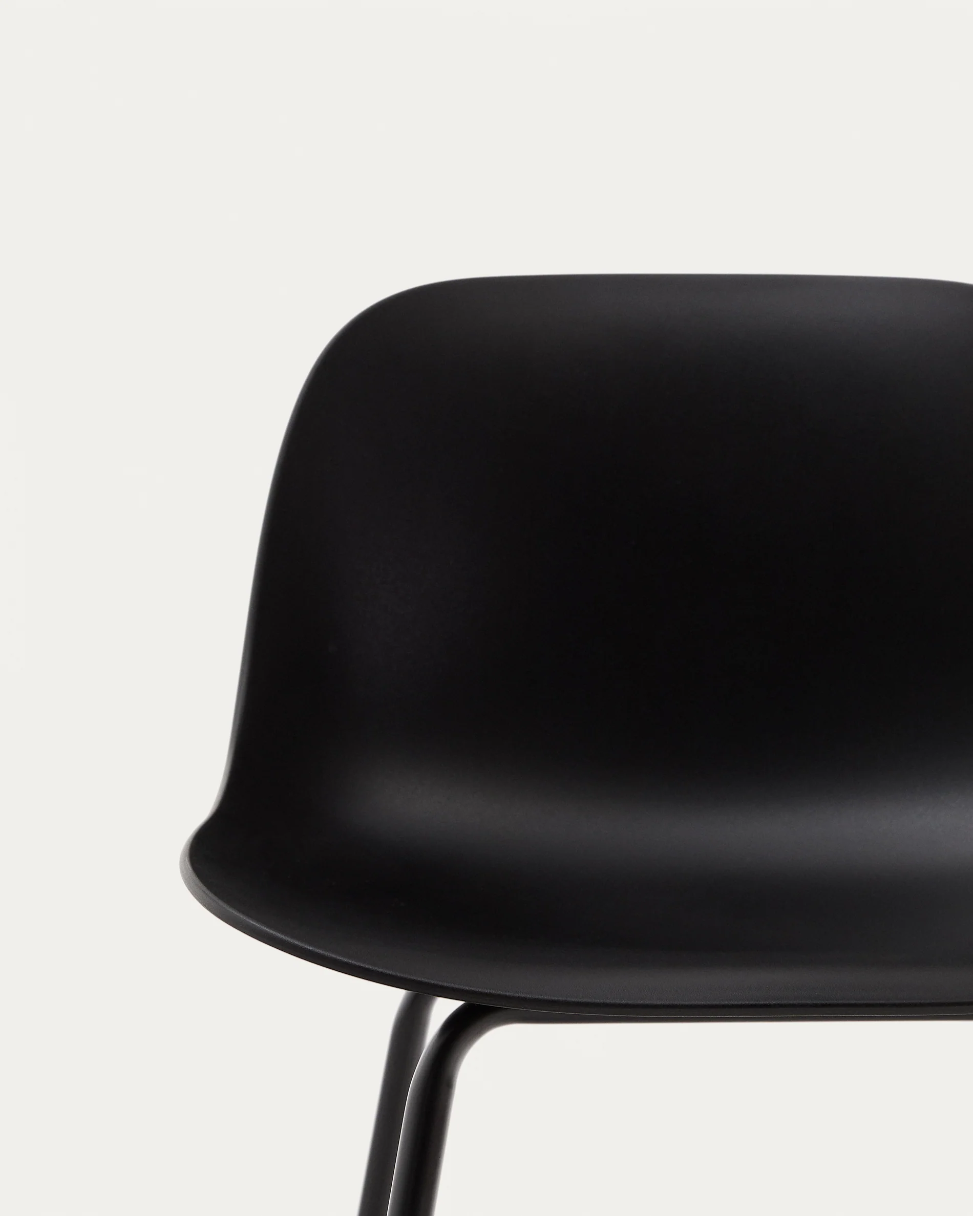 Altea schwarzer Hocker mit schwarz lackierten Stahlbeinen 75 cm - Image 5