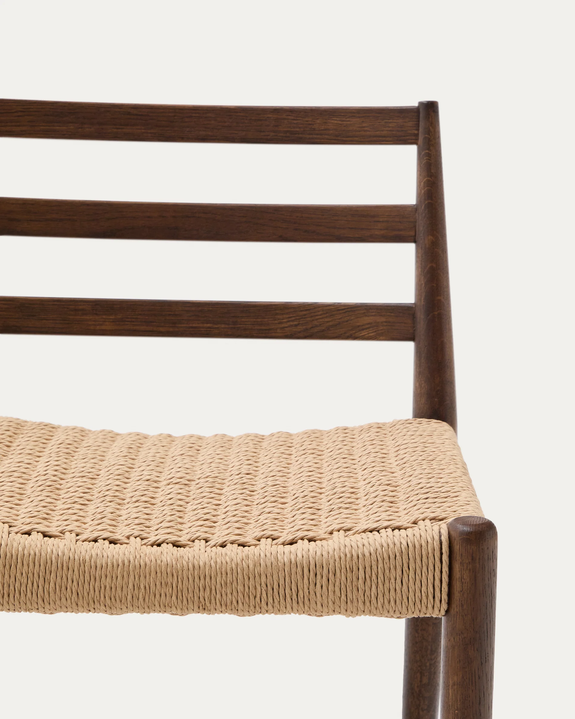 Analy Barhocker Rückenlehne massives Eichenholz mit Nussbaum-Finish und Seilsitzfläche 70 cm FSC 100% - Image 9