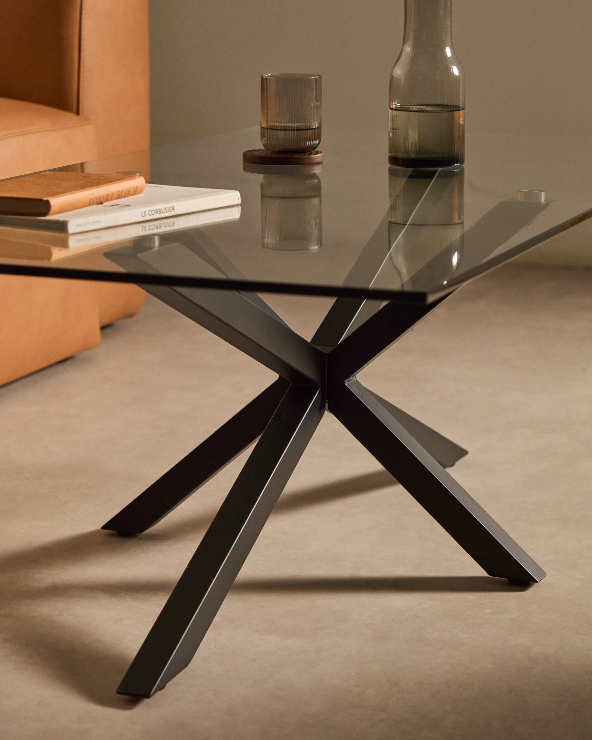 Argo Couchtisch 130 x 70 cm aus Glas und Stahlbeine mit schwarzem Finish - Image 3