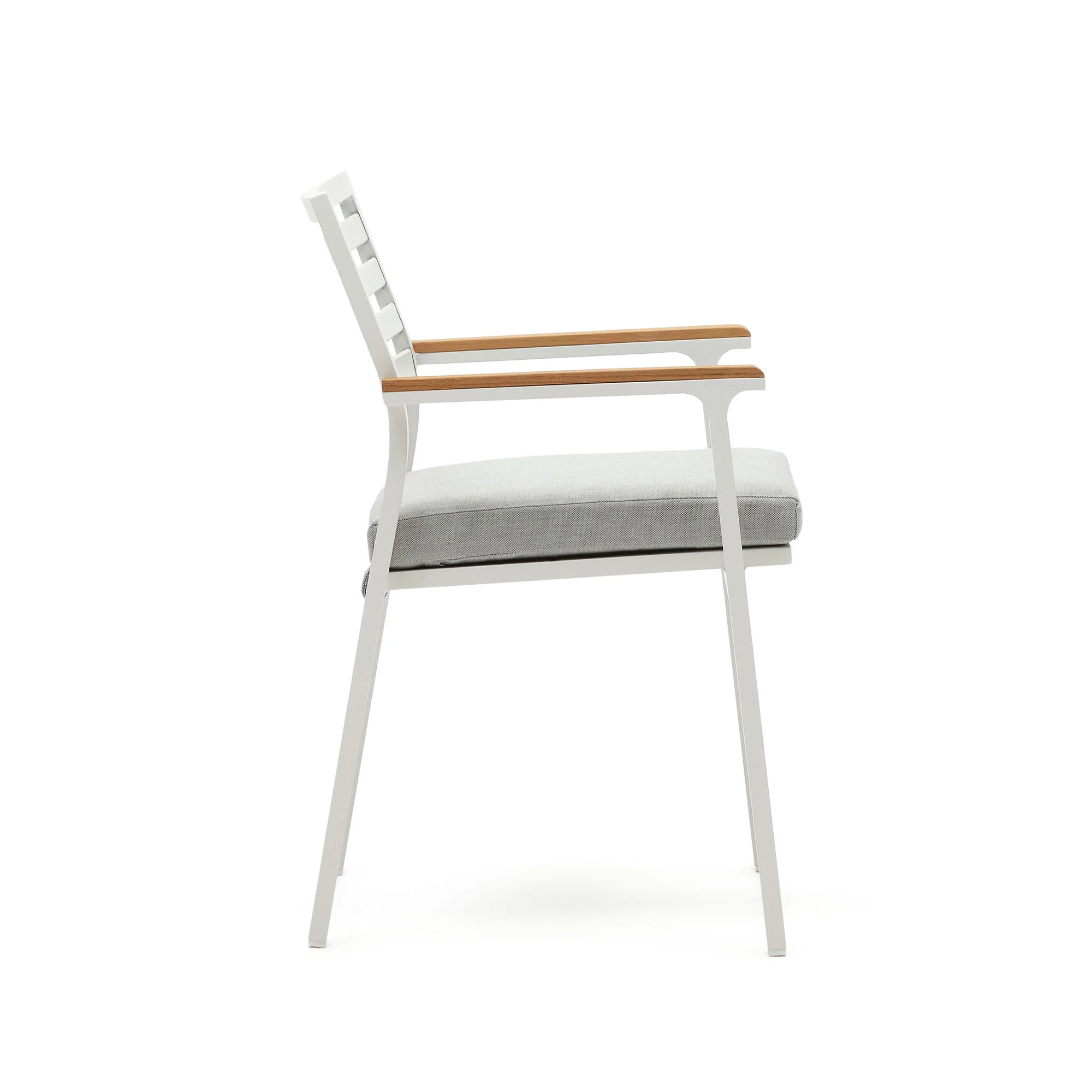 Bona stapelbarer Gartenstuhl aus Aluminium mit weißem Finish und Armlehnen aus massivem Teakholz - Image 3