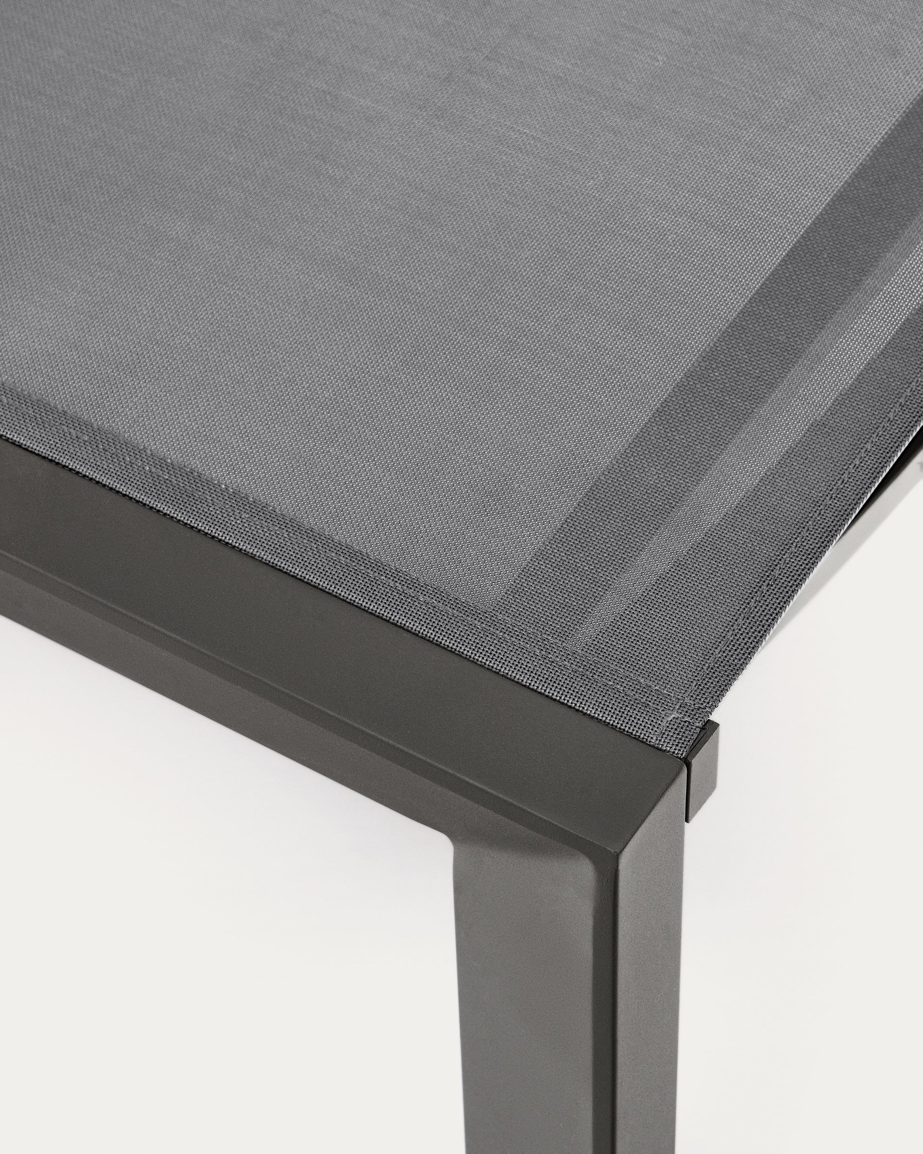 Canutells Aluminium Liegestuhl mit schwarzem Finish - Image 7