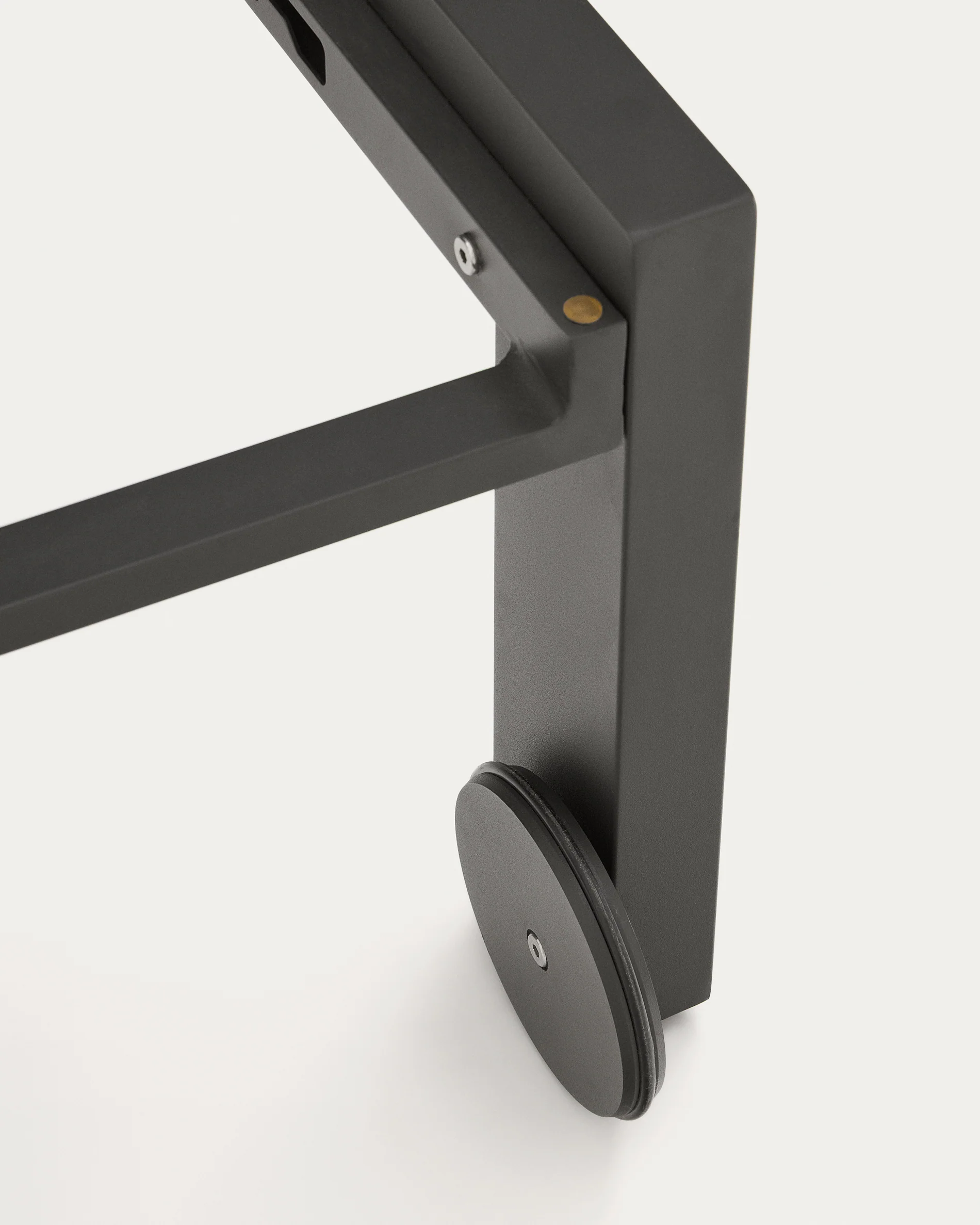 Canutells Aluminium Liegestuhl mit schwarzem Finish - Image 8