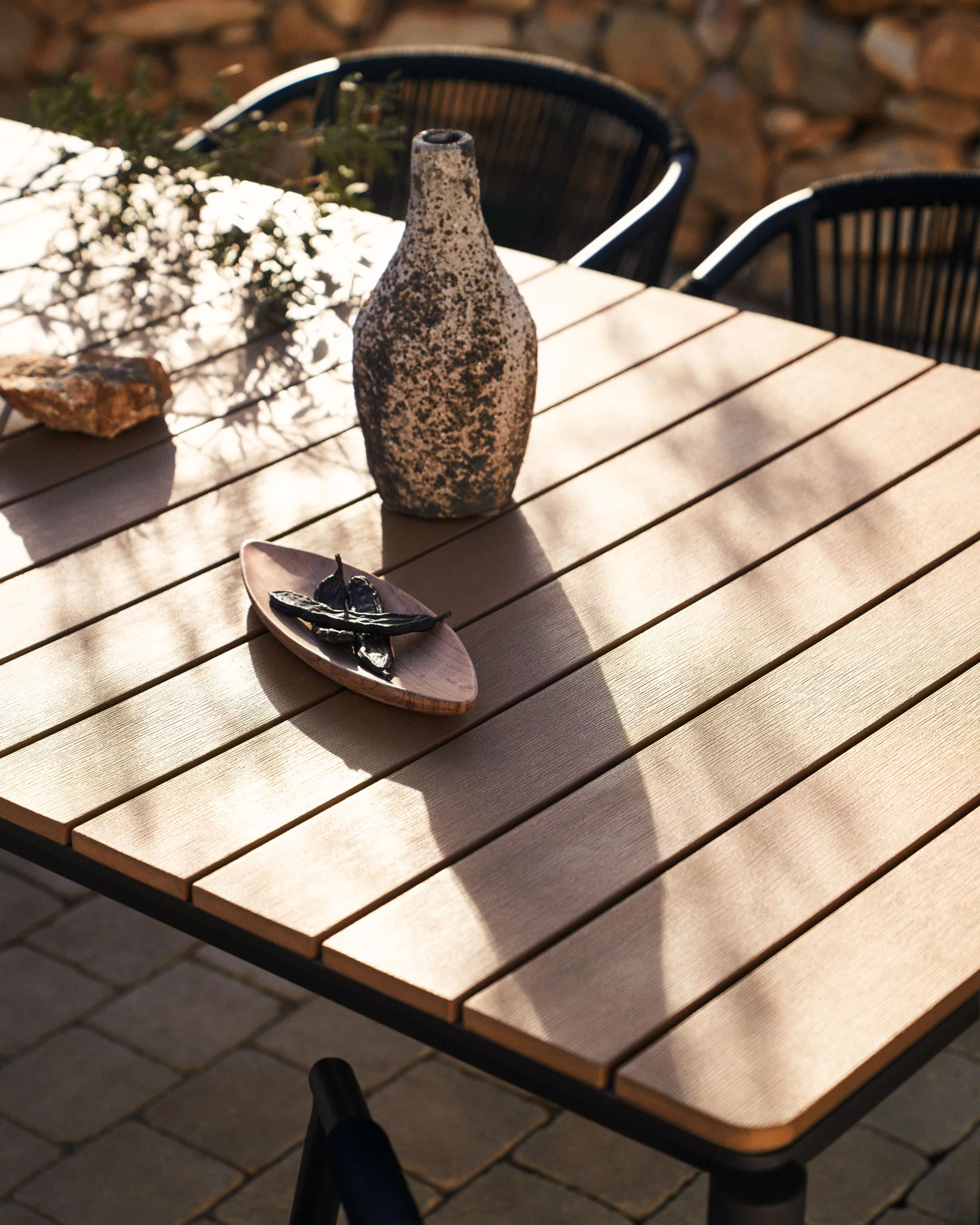 Canyelles Gartenausziehtisch aus Poly-Holz und mattschwarzem Aluminium 140 (200) x 90 cm - Image 3
