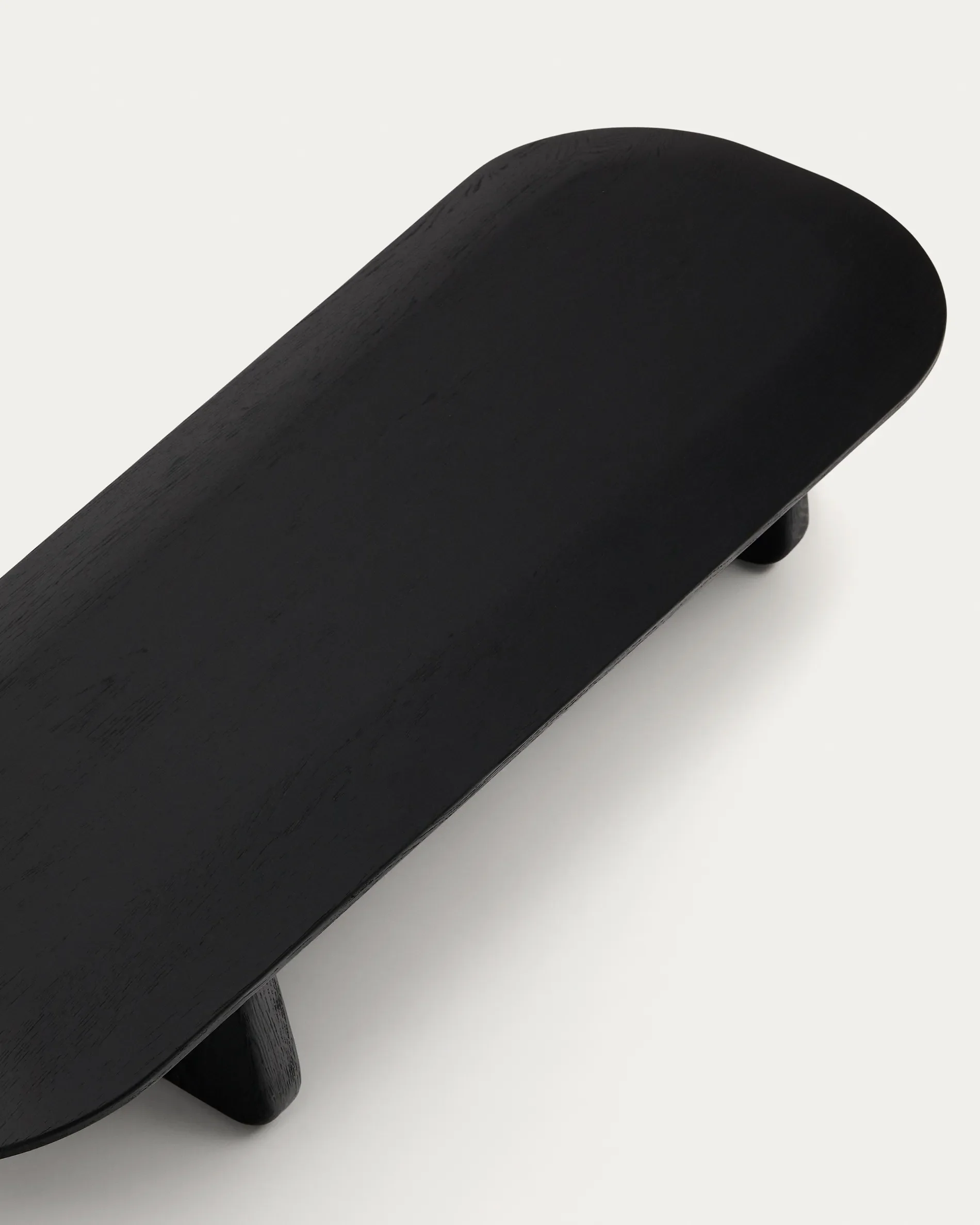 Couchtisch Pirita aus massiver Eiche mit schwarzem Finish 146 x 56,5 cm FSC 100% - Image 5