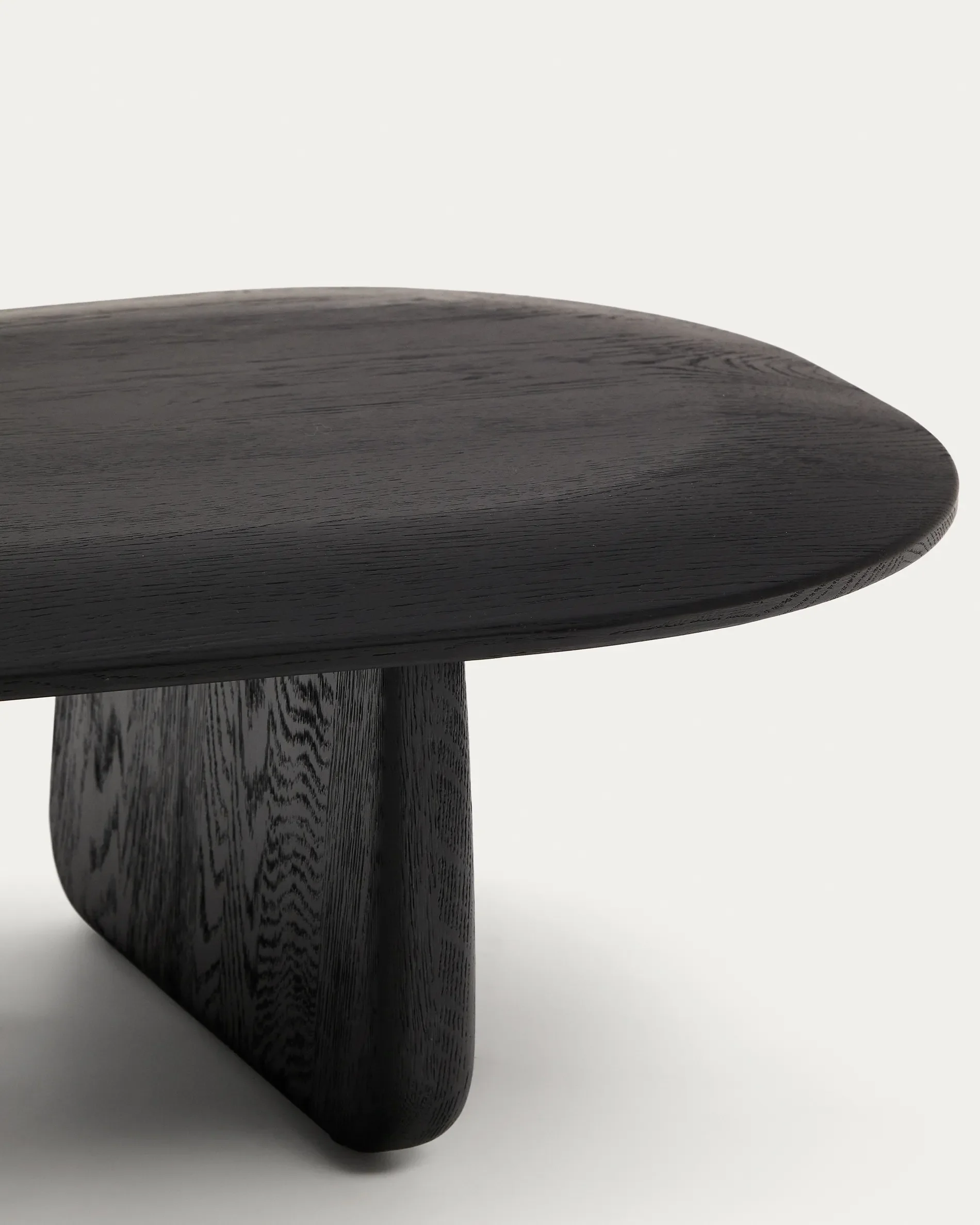 Couchtisch Pirita aus massiver Eiche mit schwarzem Finish 146 x 56,5 cm FSC 100% - Image 6