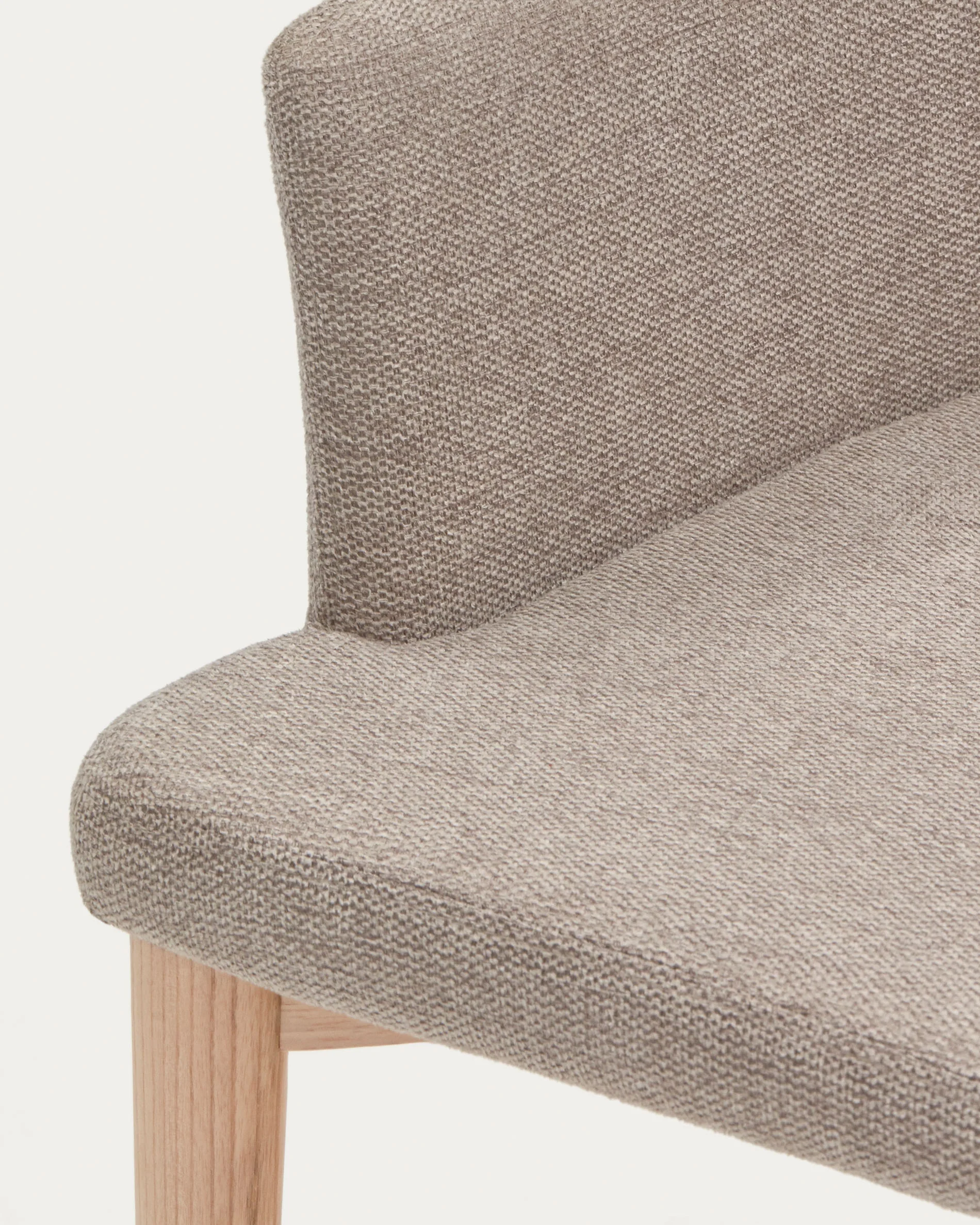 Croft Stuhl aus brauner Chenille mit Beinen aus massiver Esche - Image 9