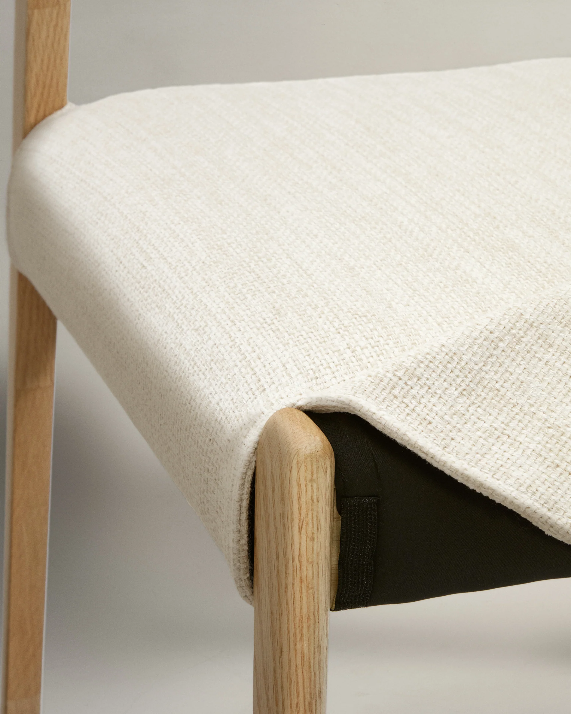 Cudia Stuhl abnehmbarer Bezug Chenille beige massive Eiche Natur-Finish FSC Mix Credit - Image 12