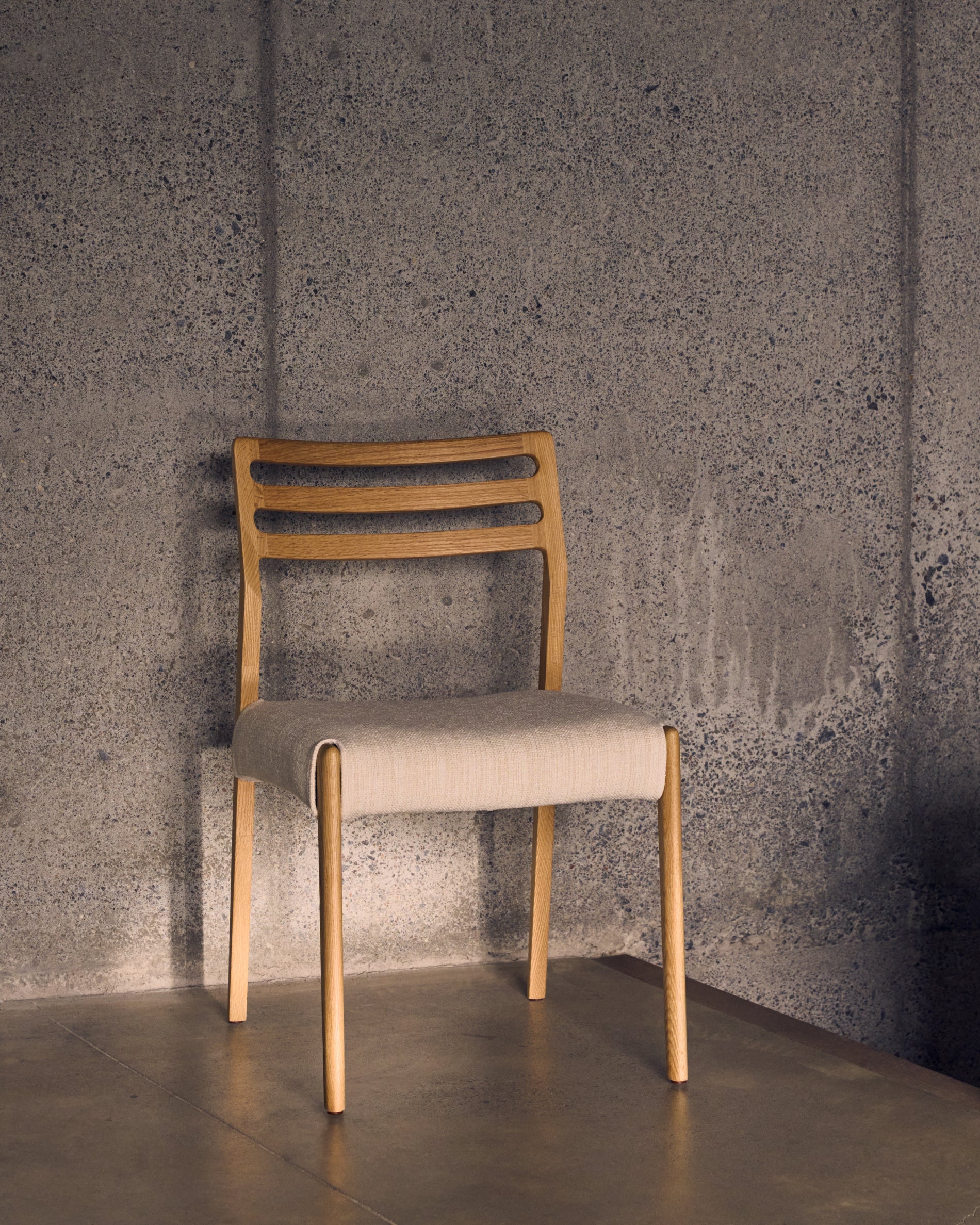 Cudia Stuhl abnehmbarer Bezug Chenille beige massive Eiche Natur-Finish FSC Mix Credit - Image 5