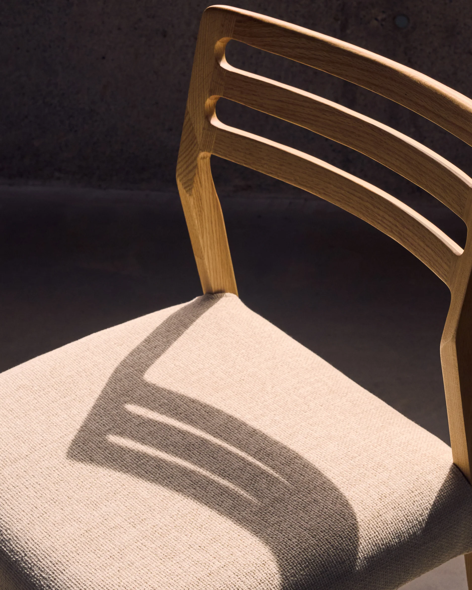 Cudia Stuhl abnehmbarer Bezug Chenille beige massive Eiche Natur-Finish FSC Mix Credit - Image 6