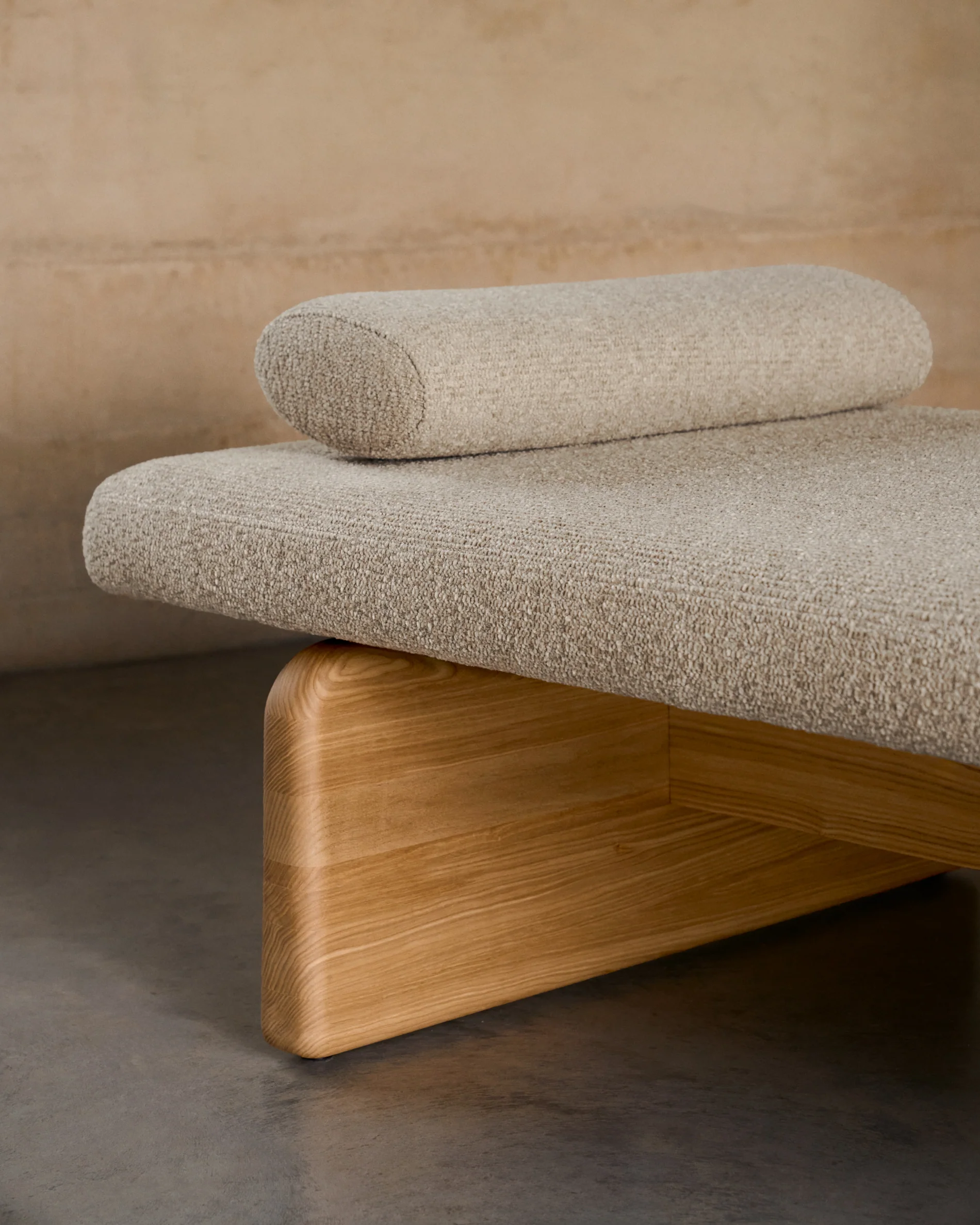 Daybed Topaz aus beigefarbenem Chenille und massivem Eschenholz mit natürlichem Finish 200 cm FSC 100% - Image 5