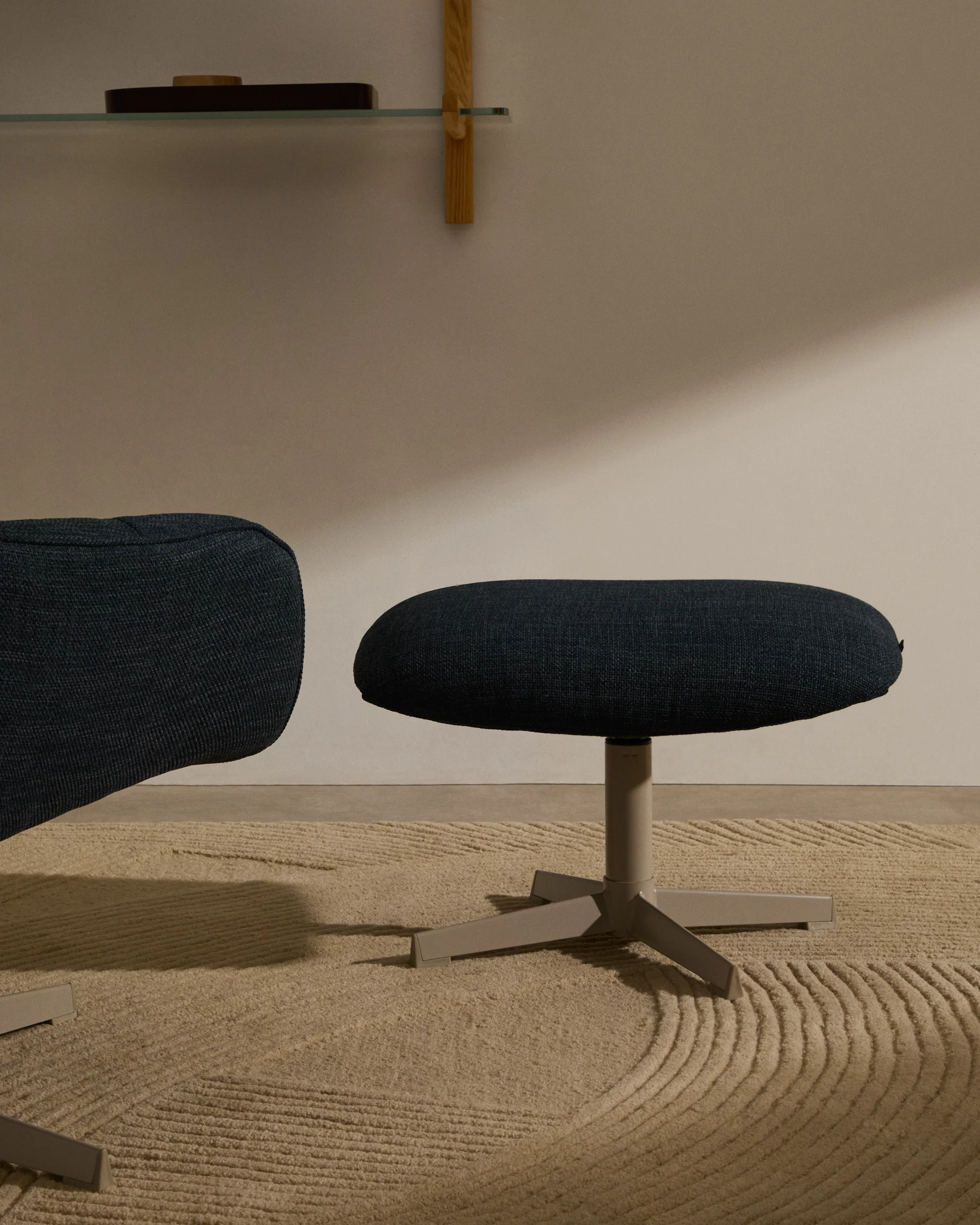 Drehsessel Jaspe blau und Metall mit grauer Oberfläche FSC 100% - Image 7