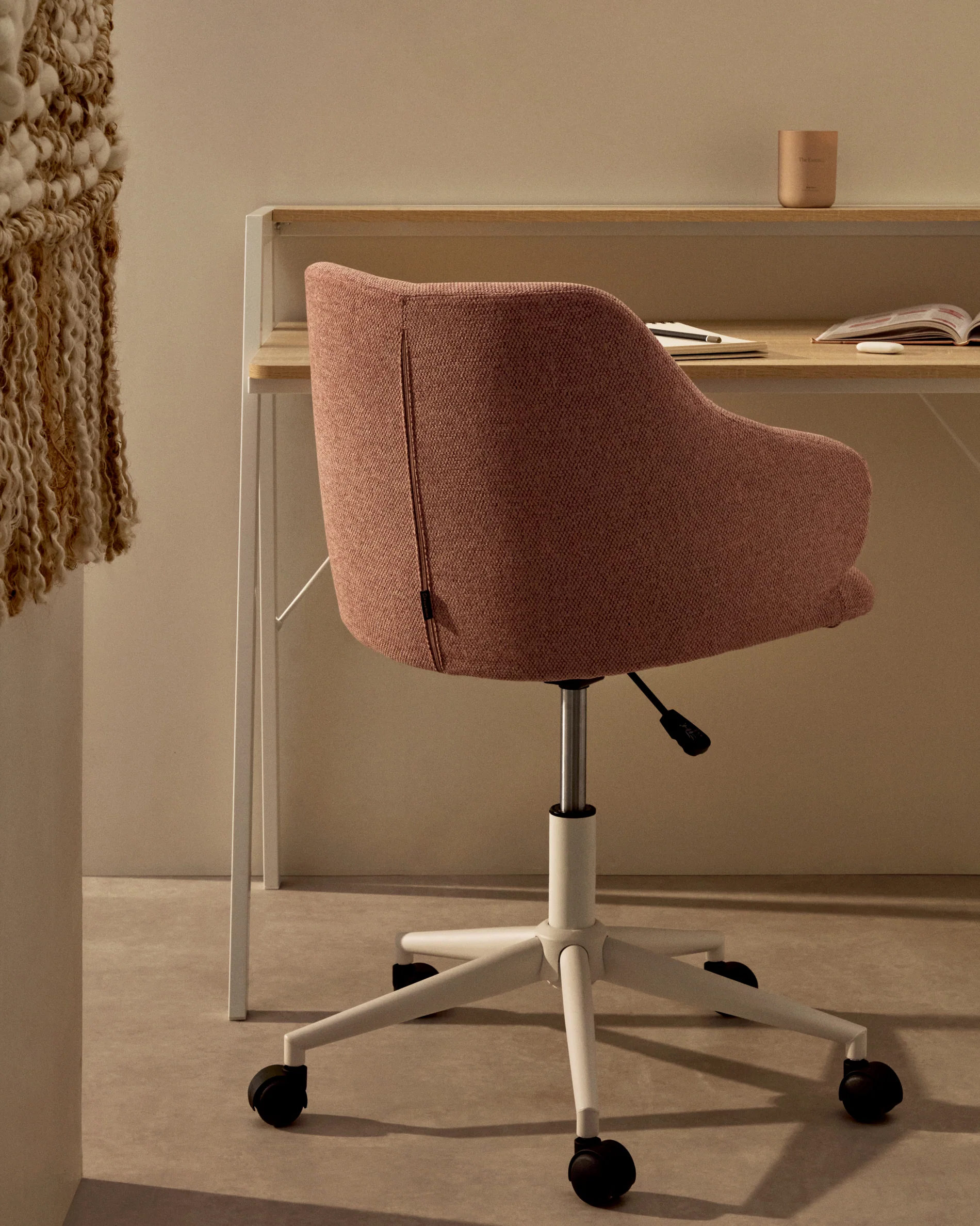 Einara Schreibtischstuhl in Rosa mit Beinen aus Stahl in Mattweiß - Image 5