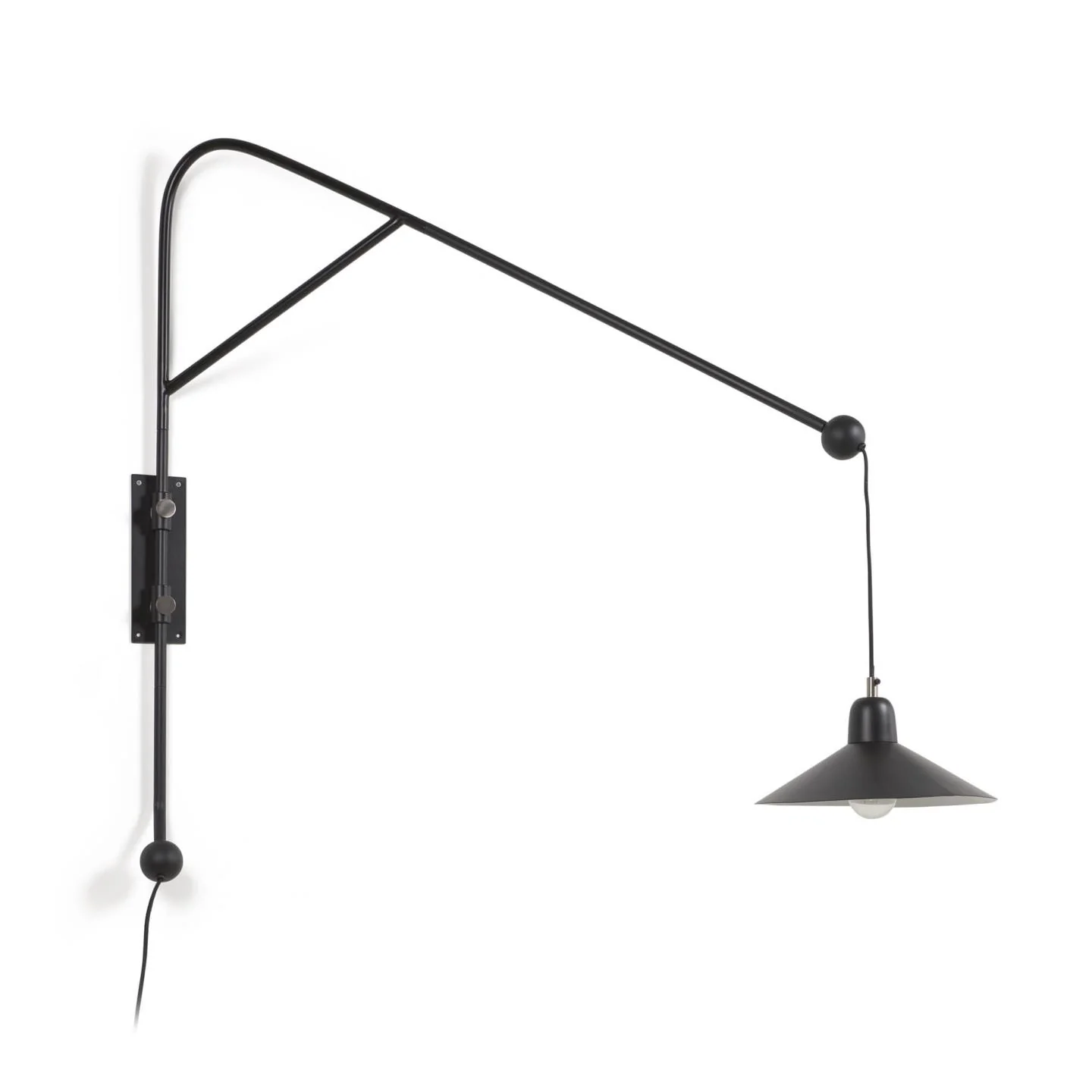 Eleazar Wandlampe aus Metall mit schwarz lackierter Oberfläche