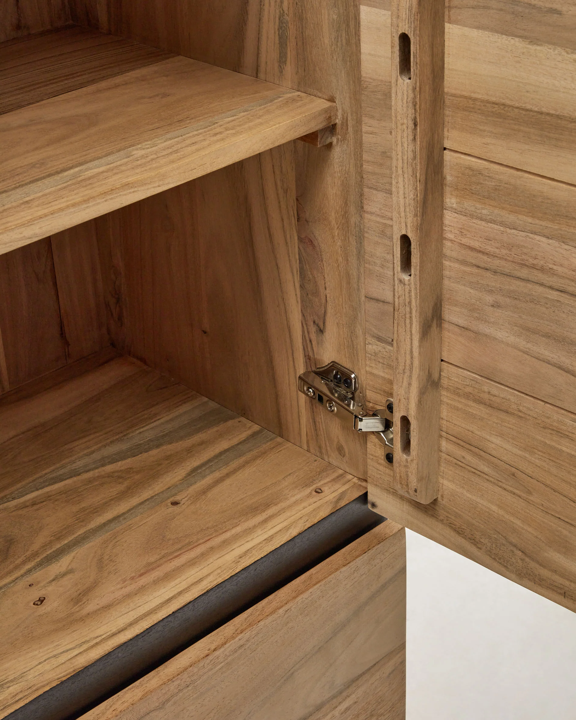 Uxue hohes Sideboard aus massivem Akazienholz mit natürlichem Finish 100 x 155 cm - Image 8