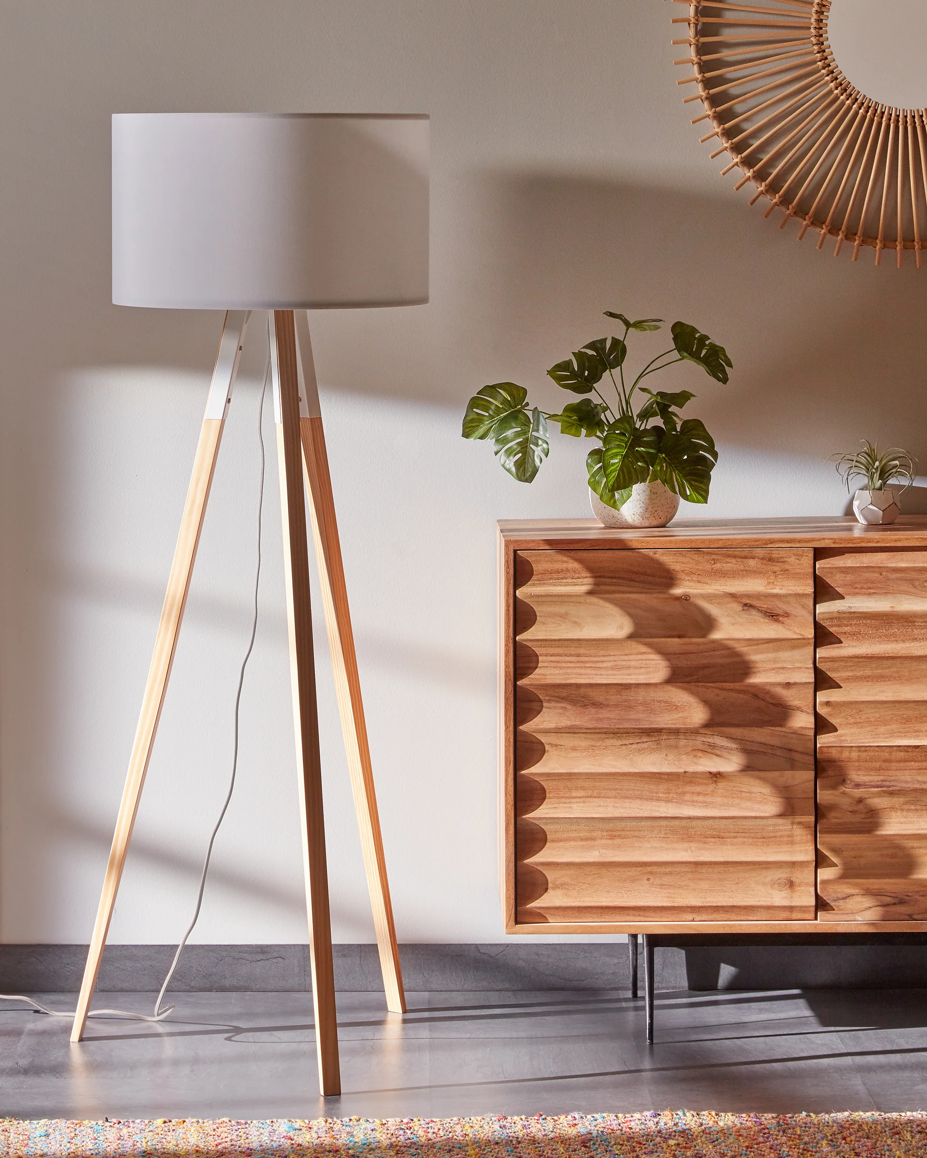 Iguazu Stehlampe, Holz, weiss - Image 2