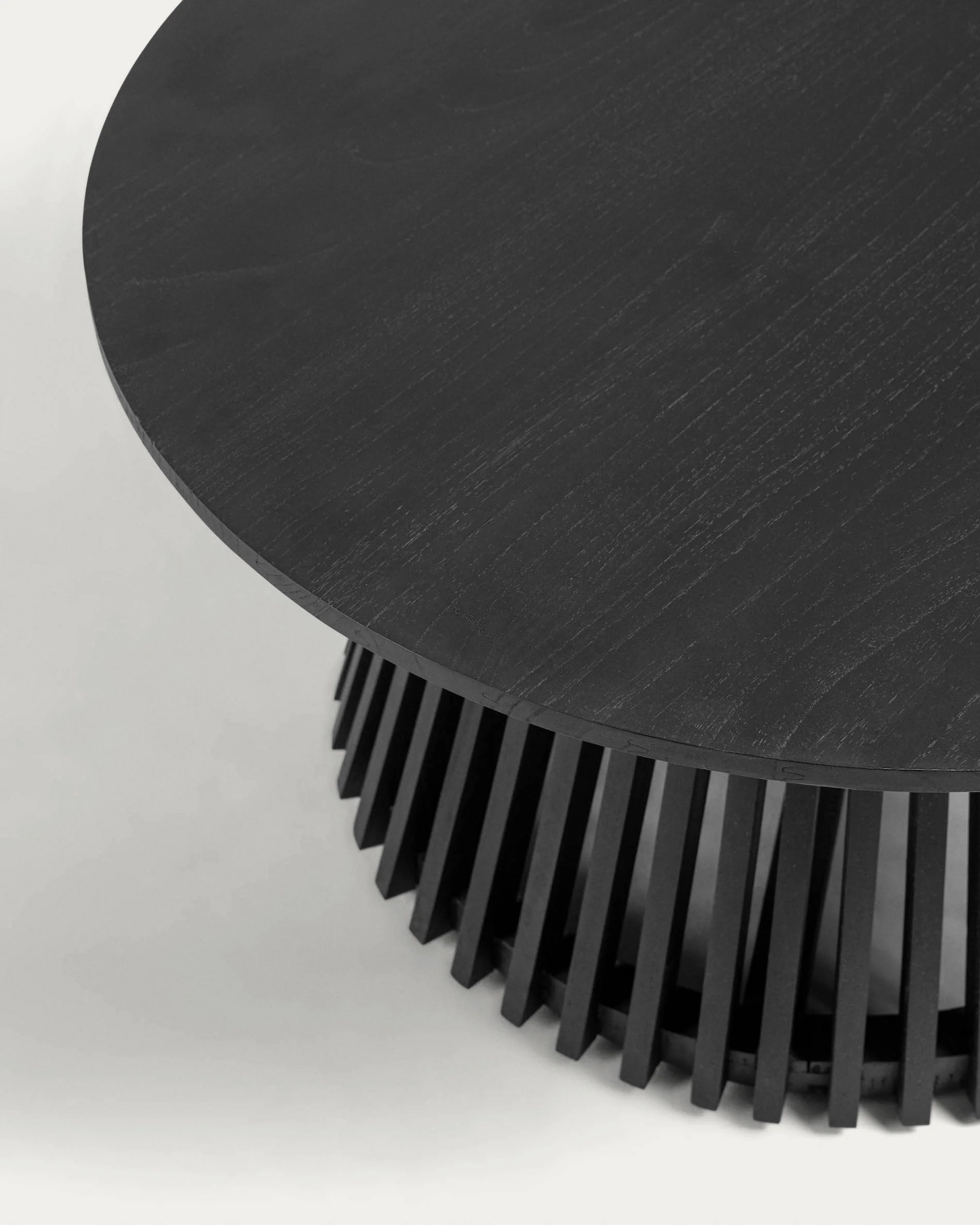 Jeanette Couchtisch aus massivem Mindiholz schwarz Ø 80 cm - Image 7