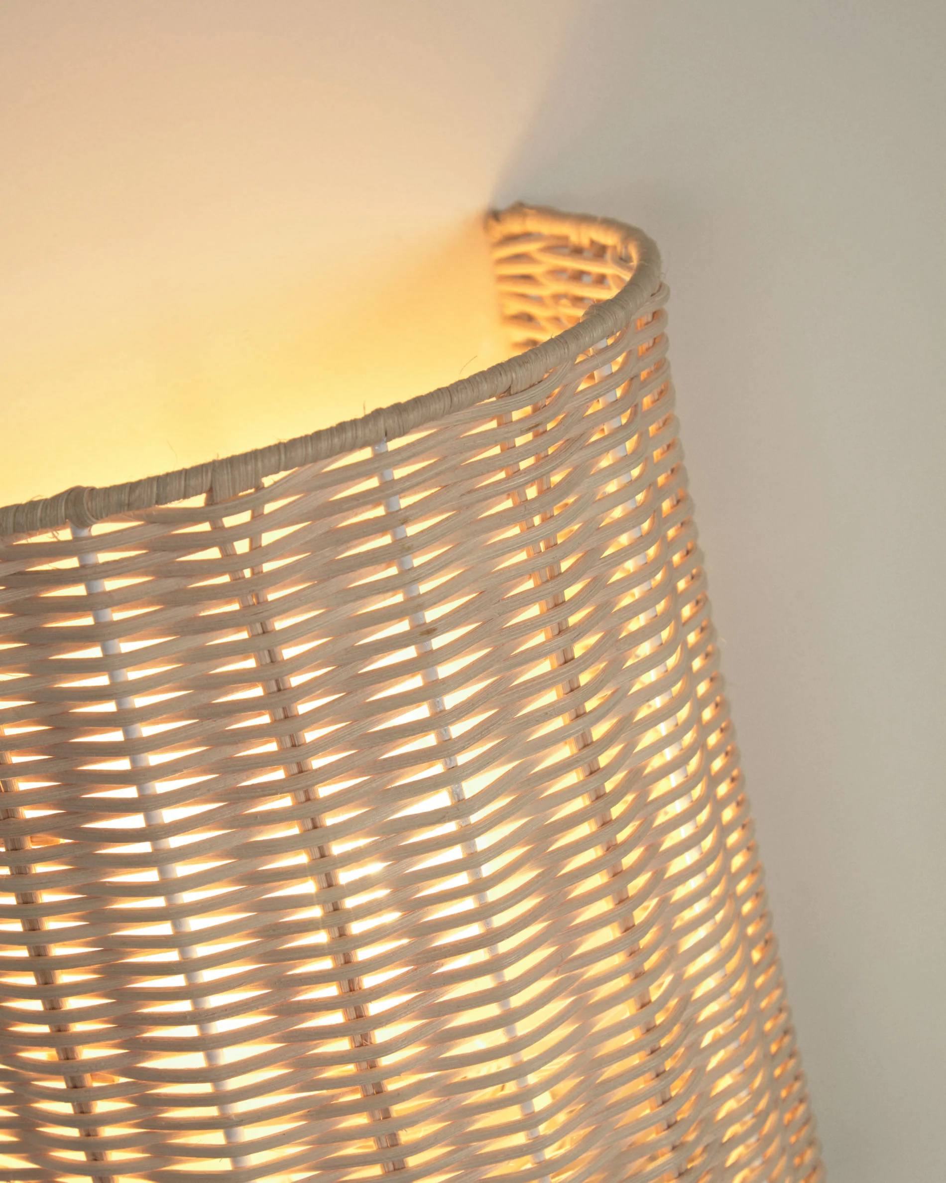 Kimjit Wandleuchte aus Rattan mit natürlichem Finish - Image 3