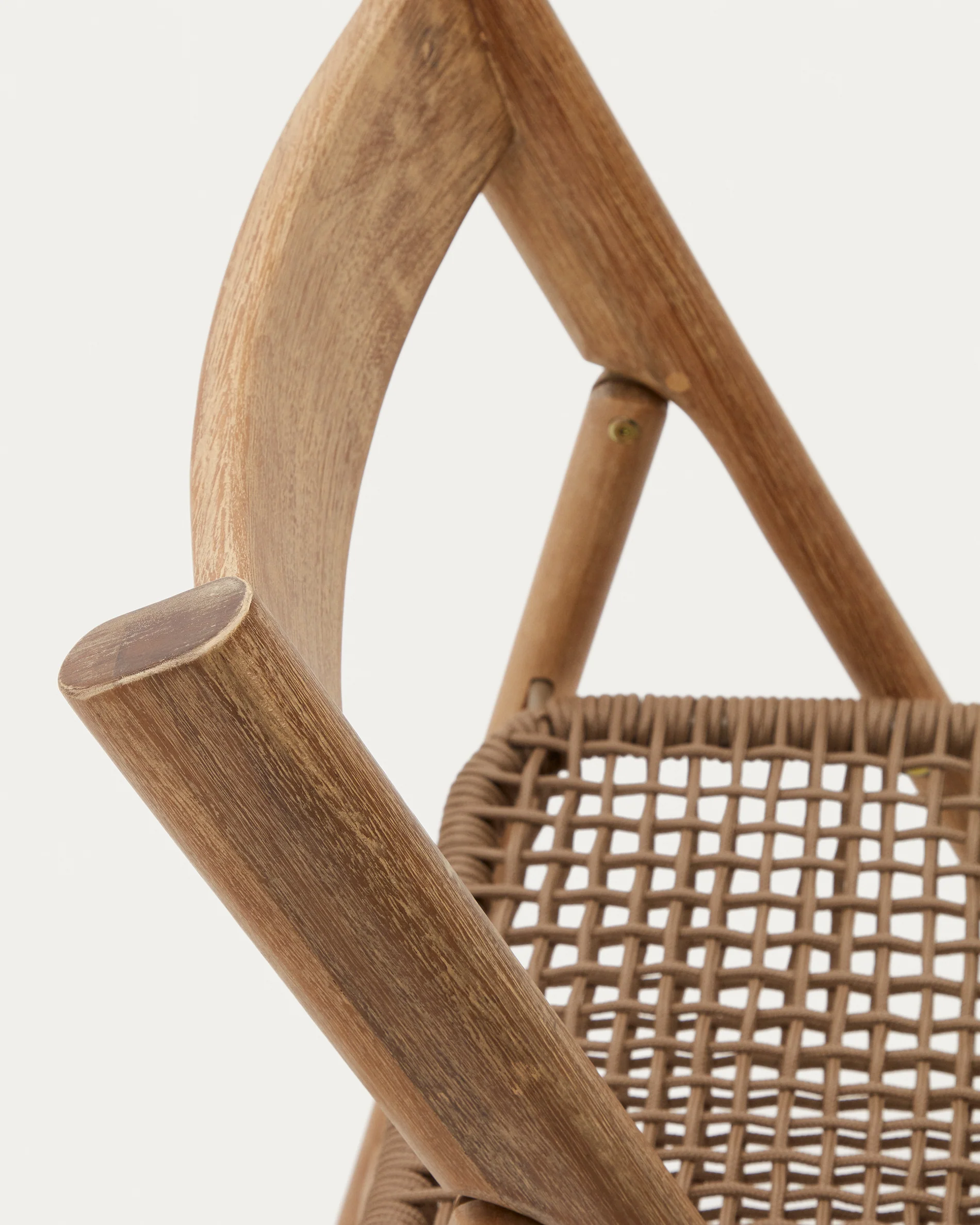 Klappstuhl Dandara aus Akazienmassivholz und einer Stahlstruktur mit geflochtener Sitzfläche in beige FSC 100% - Image 10