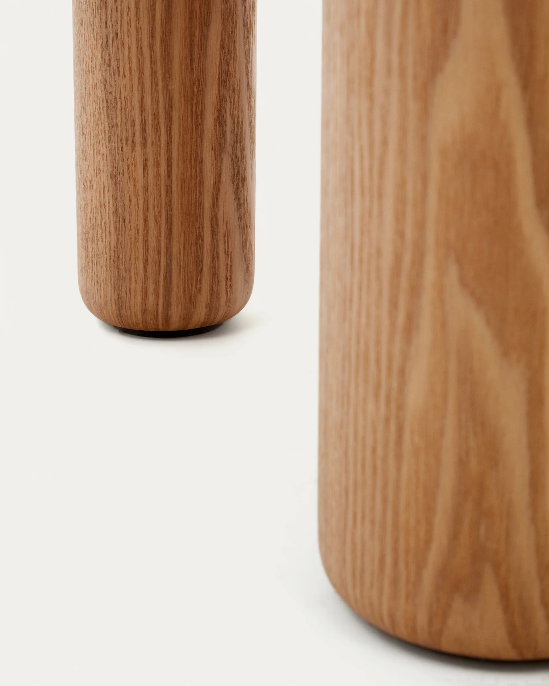 Mailen runder Tisch aus Eschenfurnier mit natürlichem Finish Ø 120 cm - Image 8