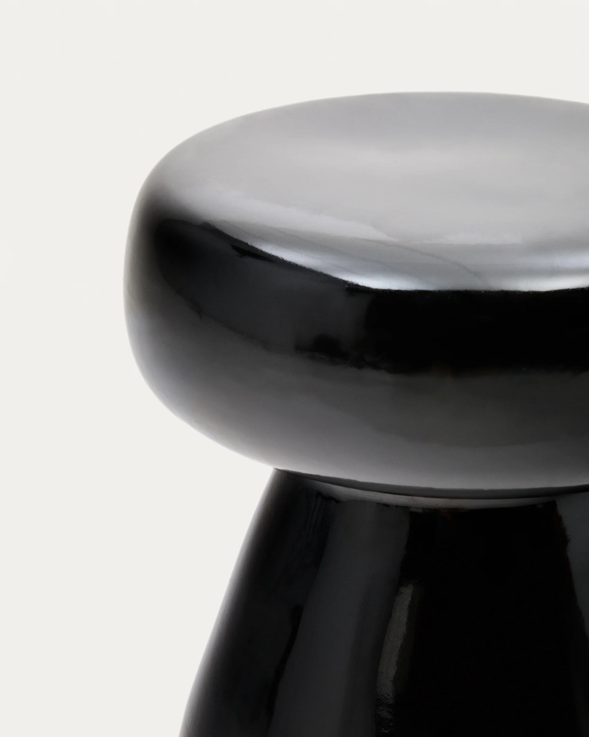 Manya Beistelltisch aus schwarzem Keramik Ø 38 cm - Image 6