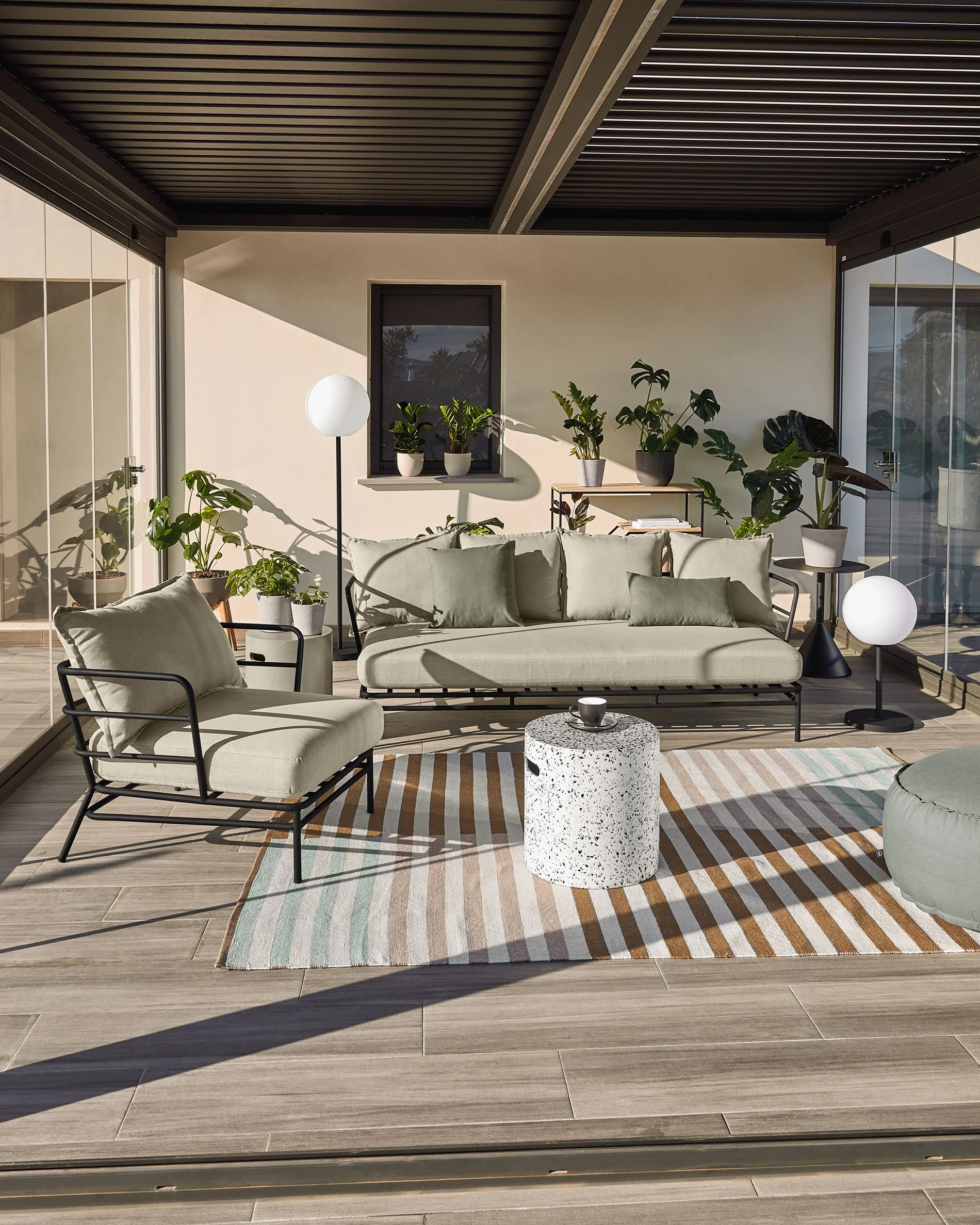 Mareluz 3-Sitzersofa aus schwarzem Stahl 197 cm - Image 2