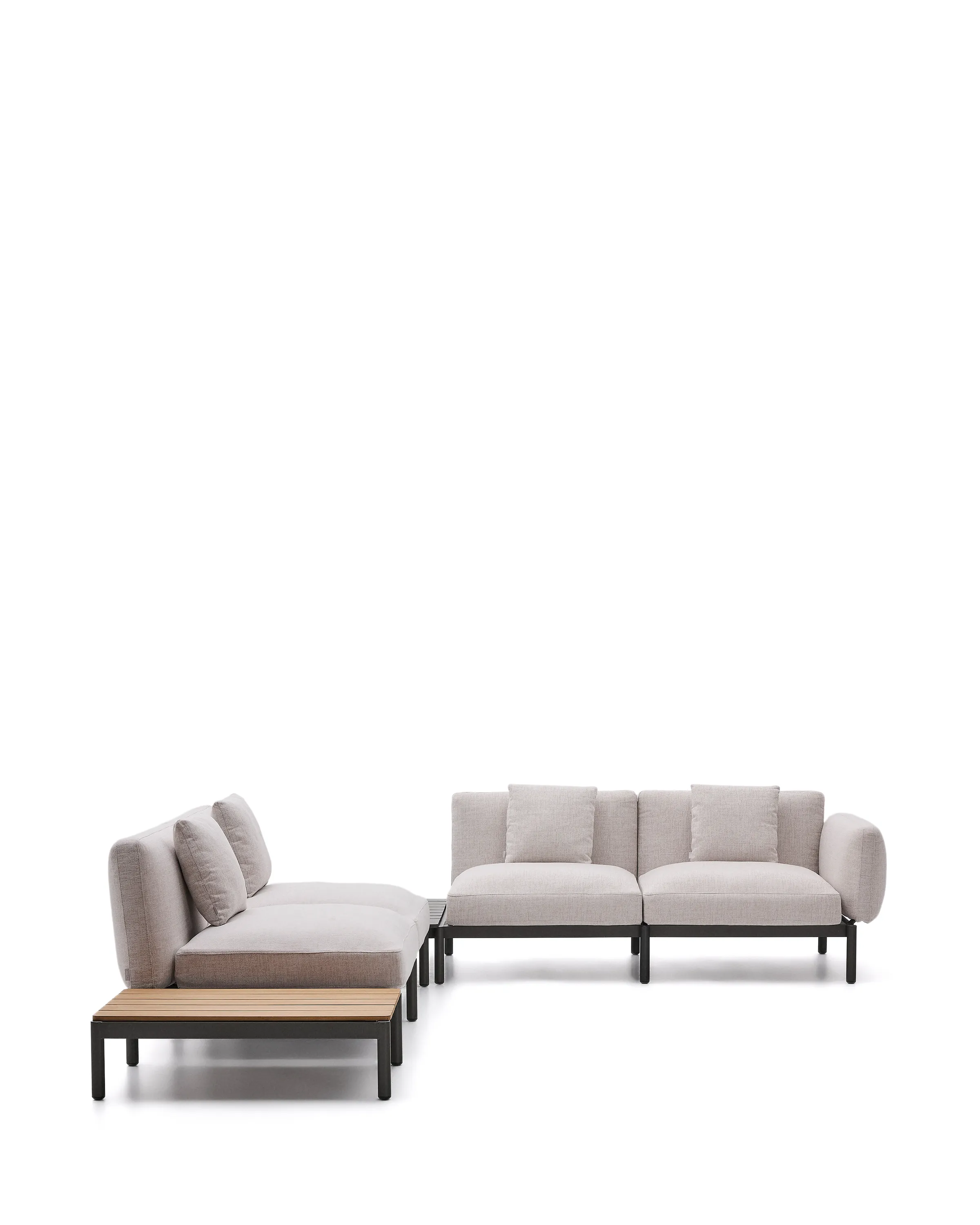 Modulares Outdoor-Ecksofa Sorells mit 4 Sitzplätzen mit beigefarbener Polsterung und grauem Aluminium, mit Tisch aus Teakholz, 353 x 316,5 cm, FSC 100 %
