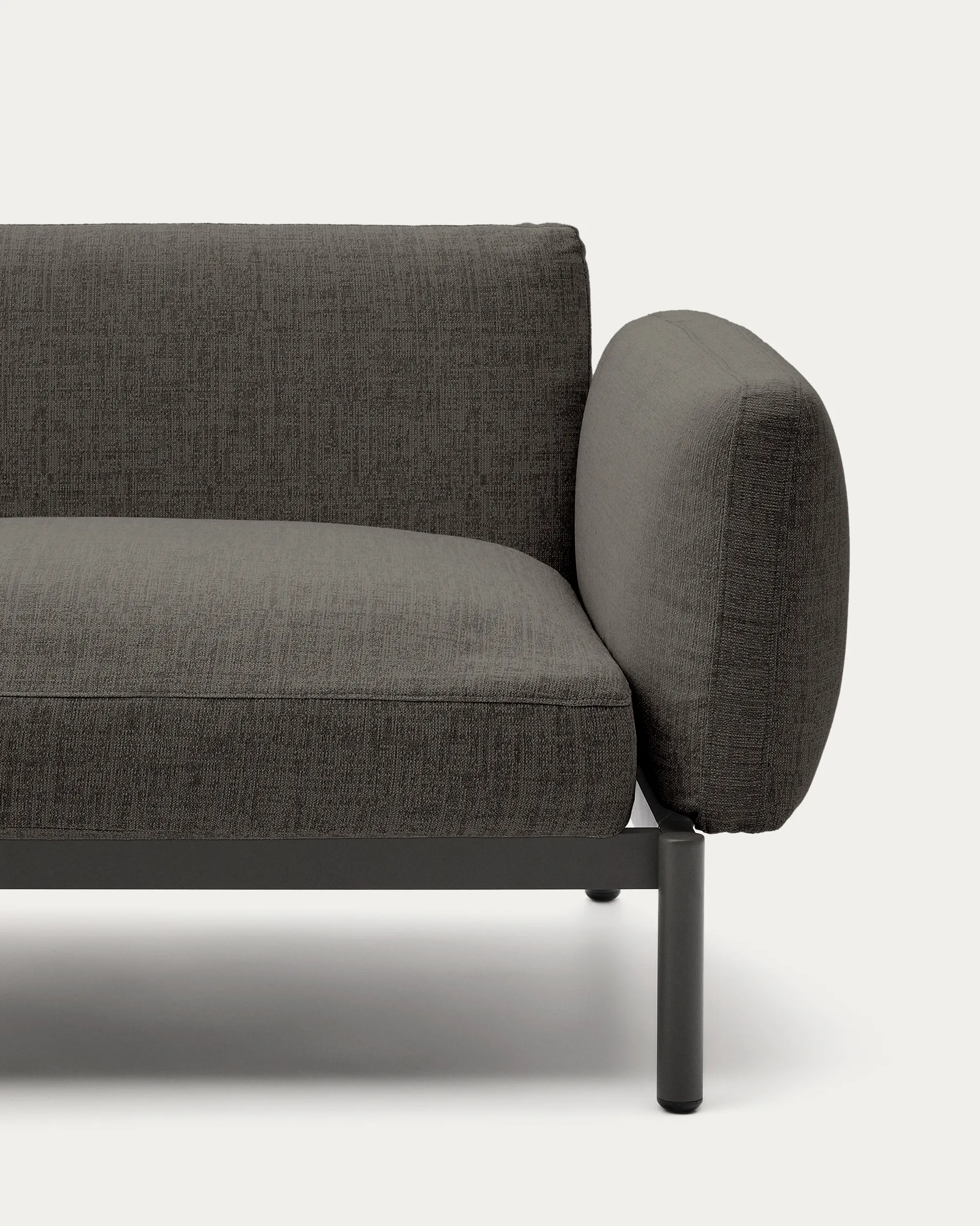 Modulares Outdoor-Ecksofa Sorells mit 5 Sitzplätzen mit grauer Polsterung und grauem Aluminium, mit Tischen aus Teakholz, 277 x 446 cm, FSC 100 % - Image 6