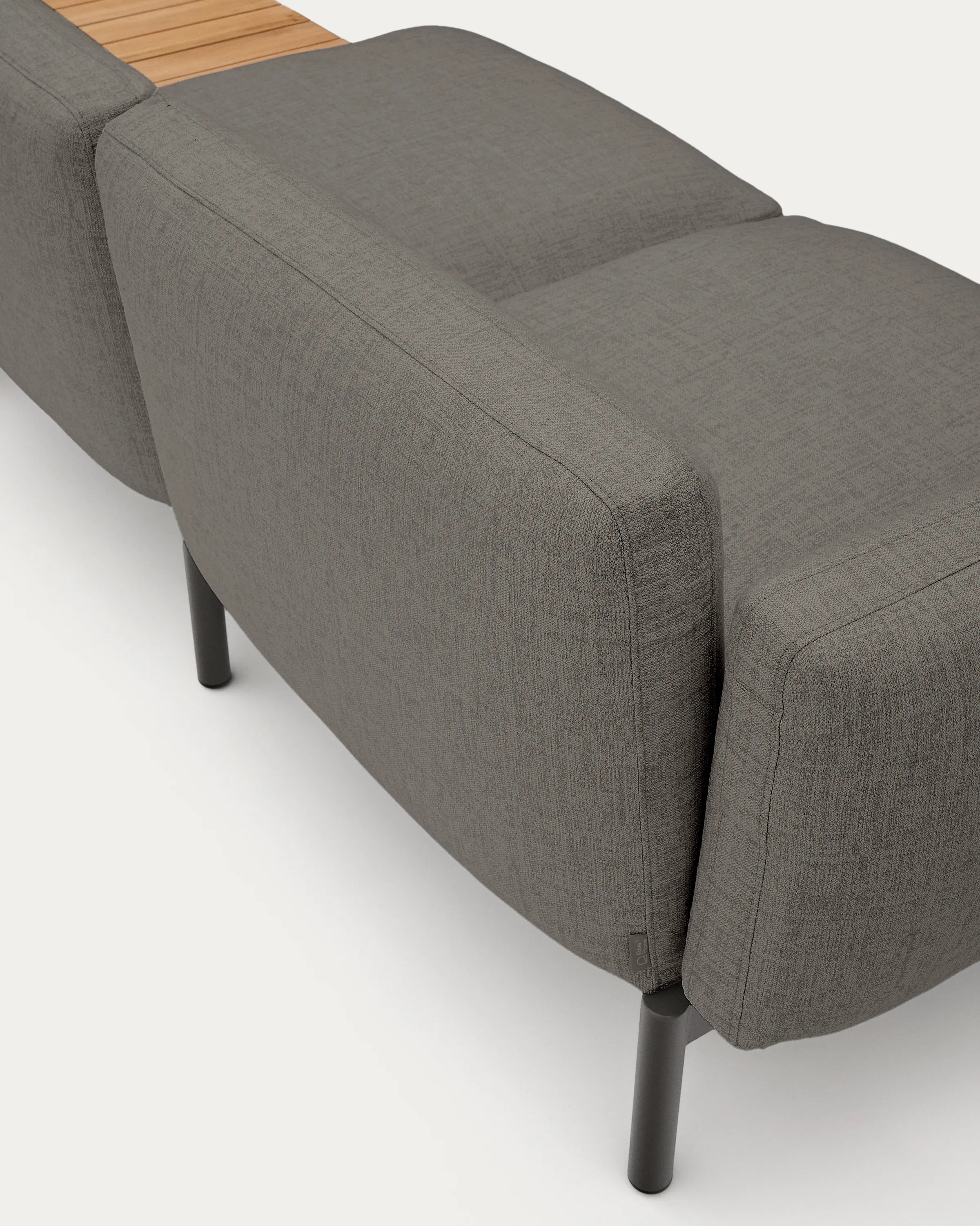 Modulares Outdoor-Sofa Sorells mit 3 Sitzplätzen mit grauer Polsterung und grauem Aluminium, mit Tisch aus Teakholz, 341 x 113 cm, FSC 100 % - Image 4
